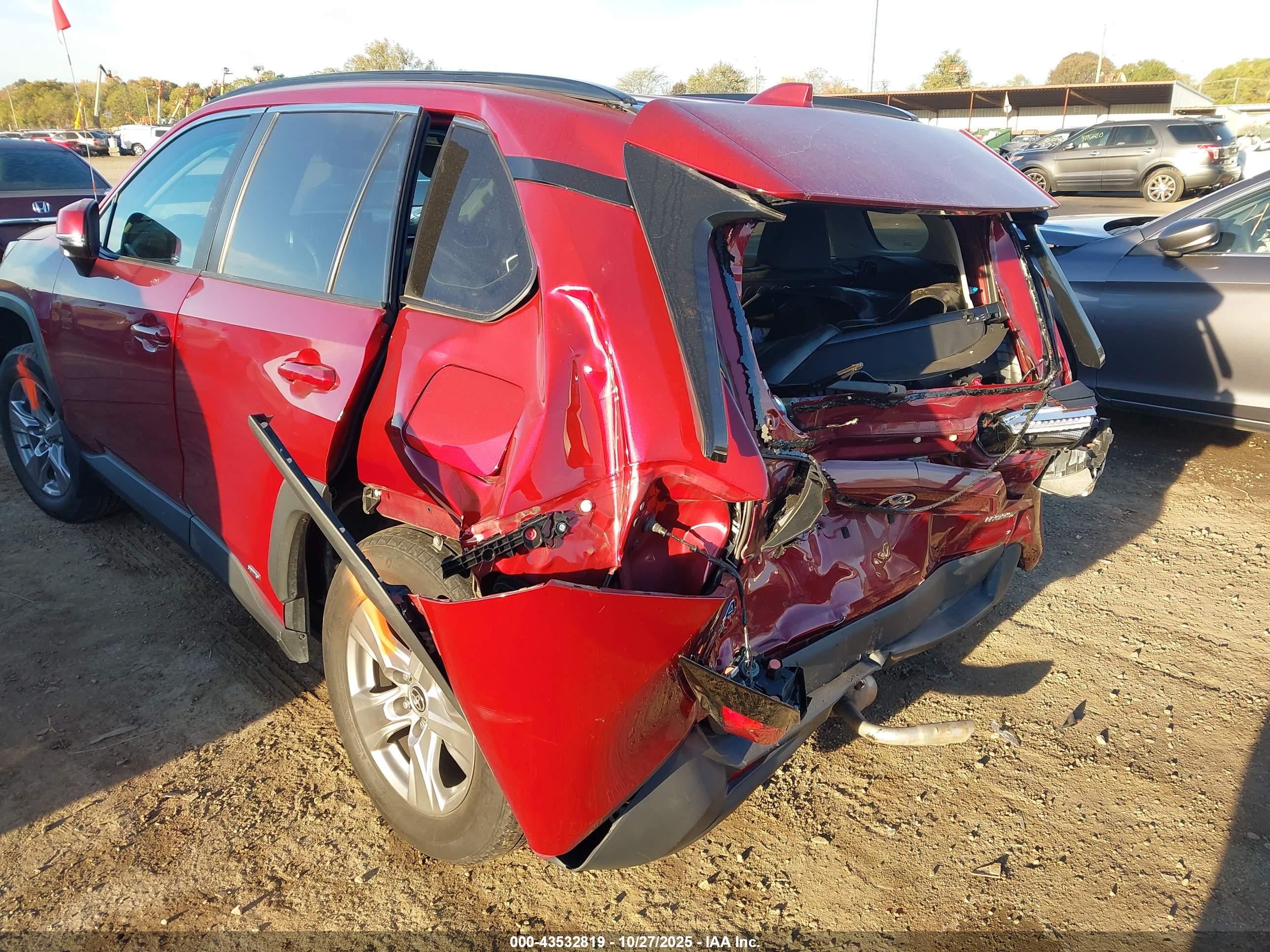 TOYOTA RAV4 image 6