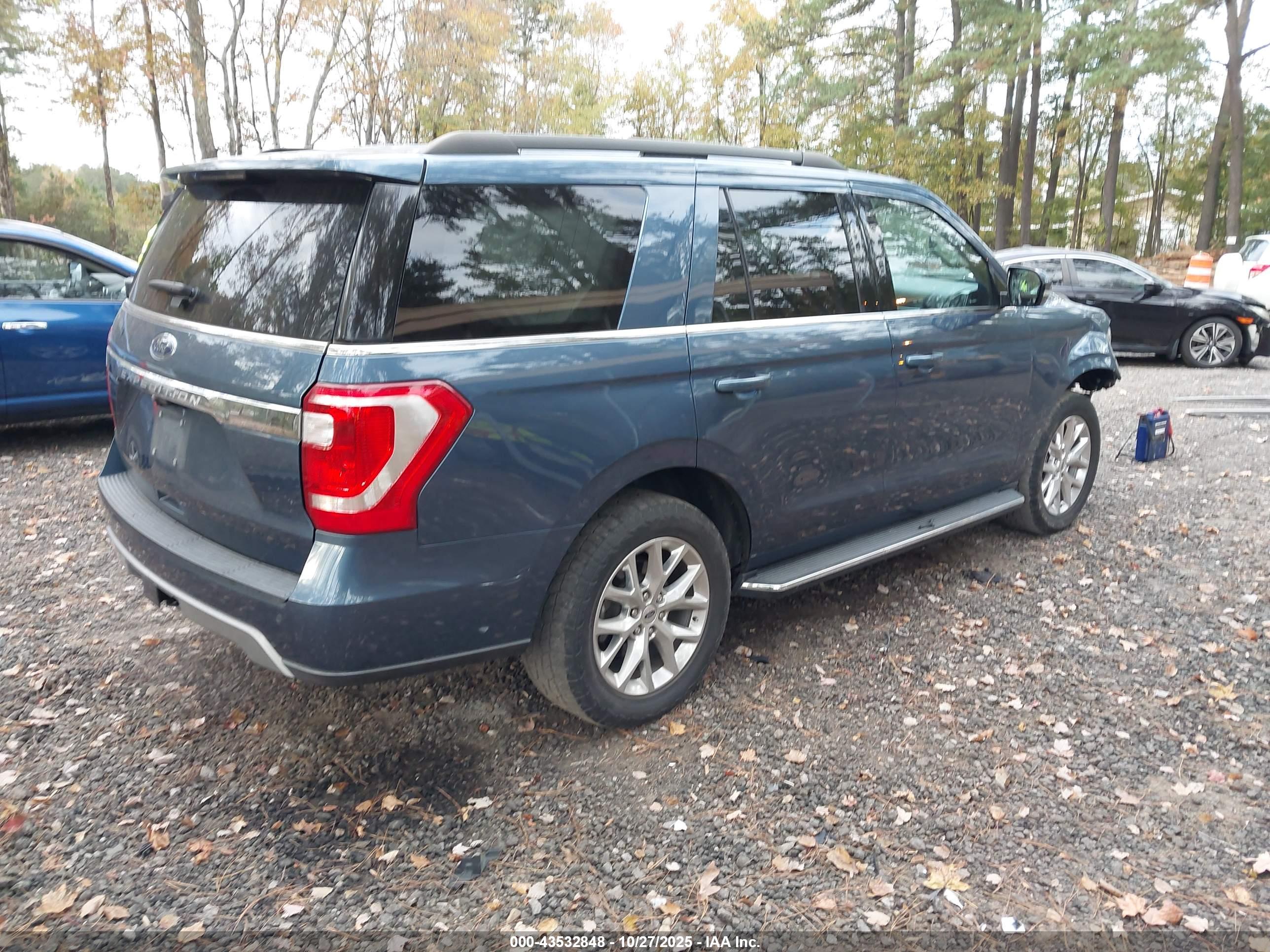 FORD EXPEDITION image 4