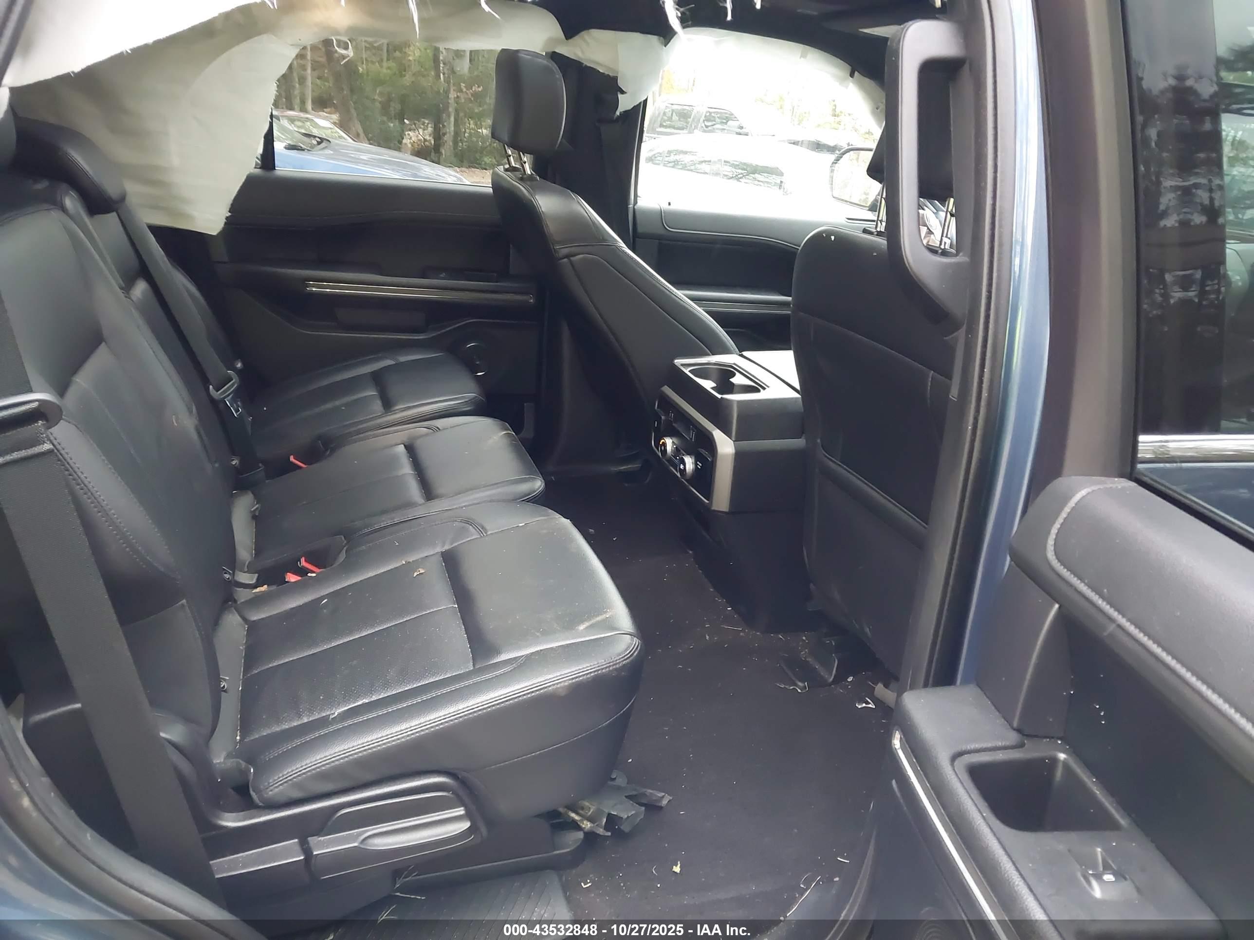 FORD EXPEDITION image 8