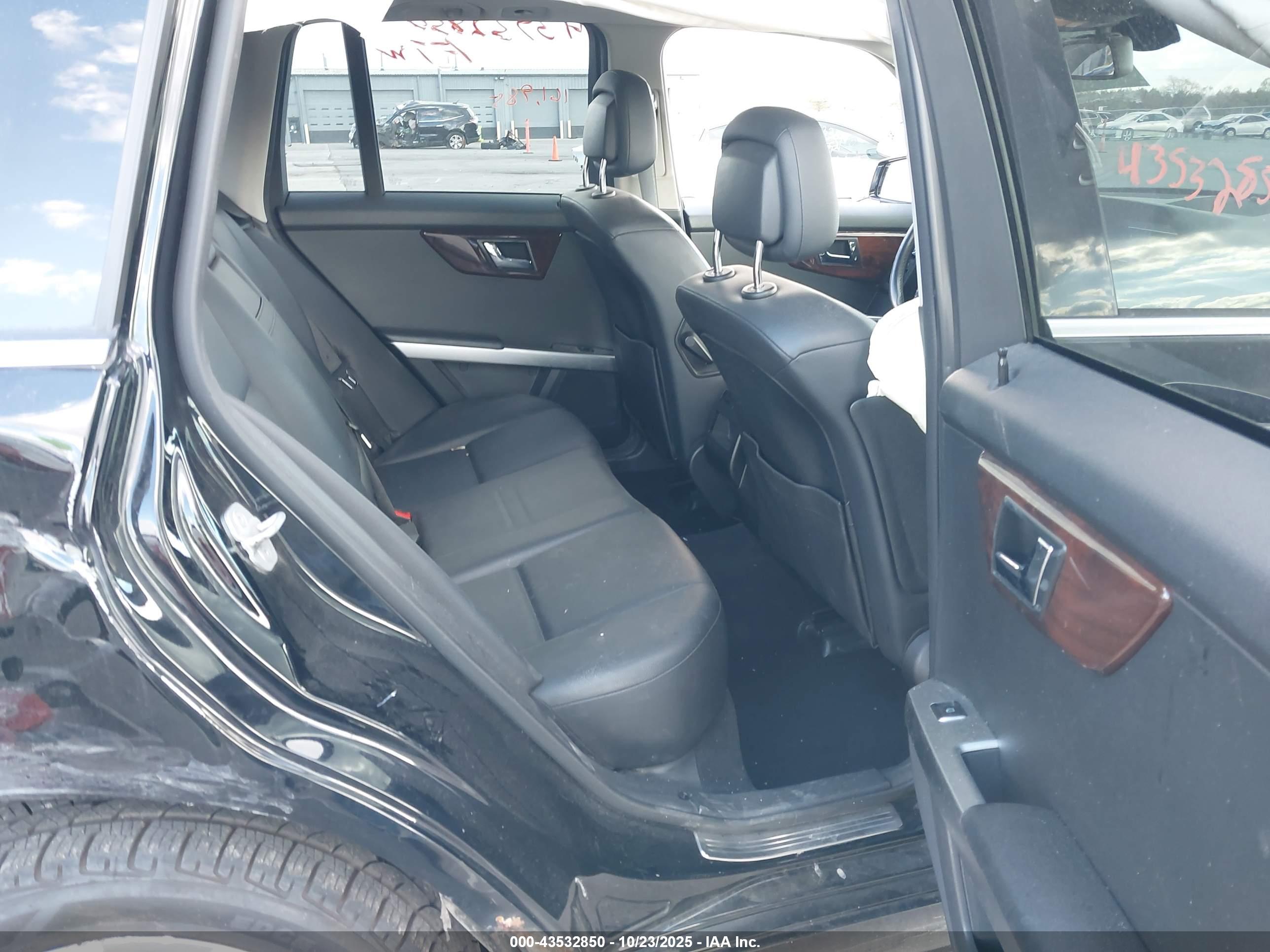 MERCEDES-BENZ GLK image 8