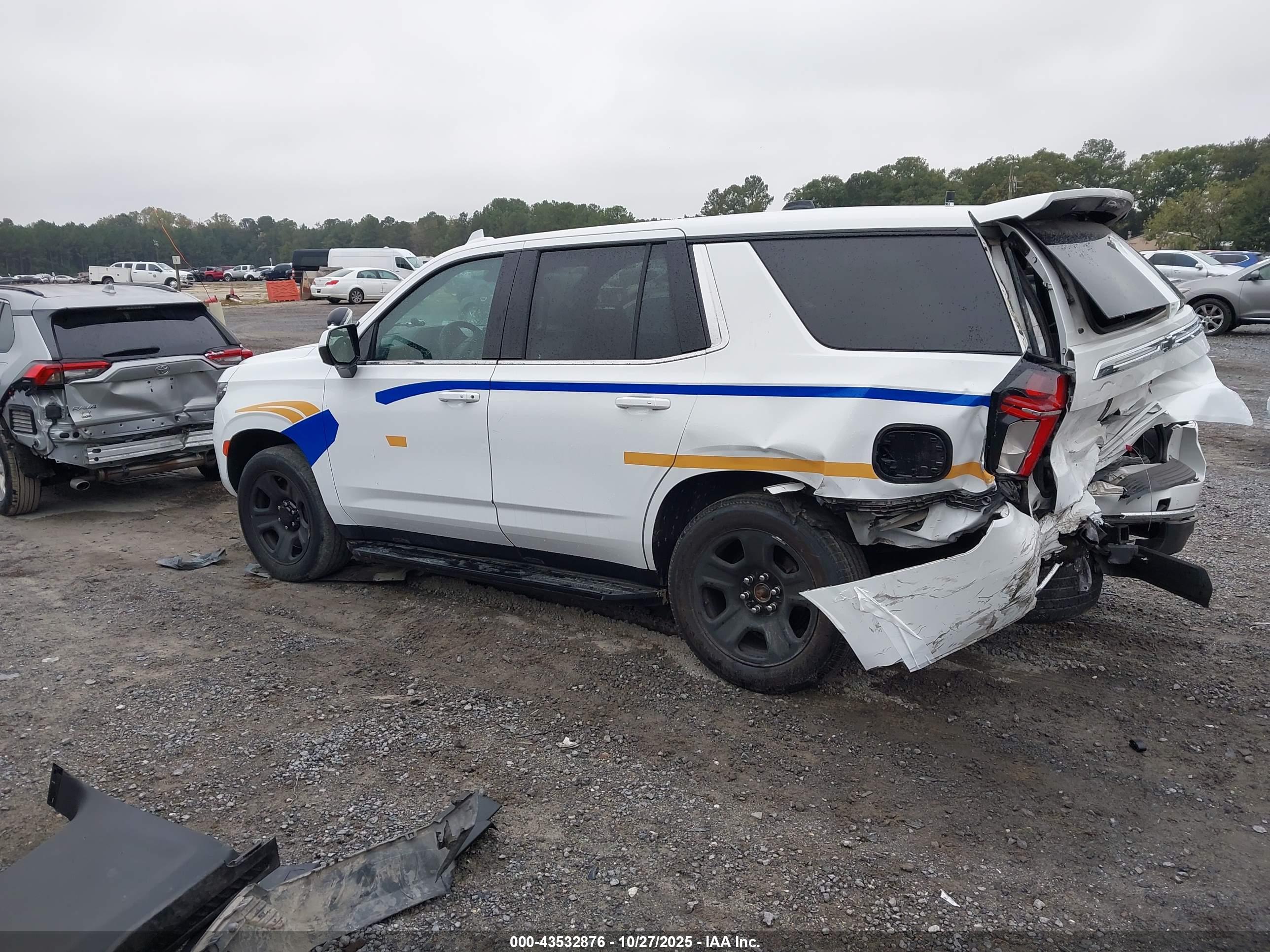 CHEVROLET TAHOE image 3
