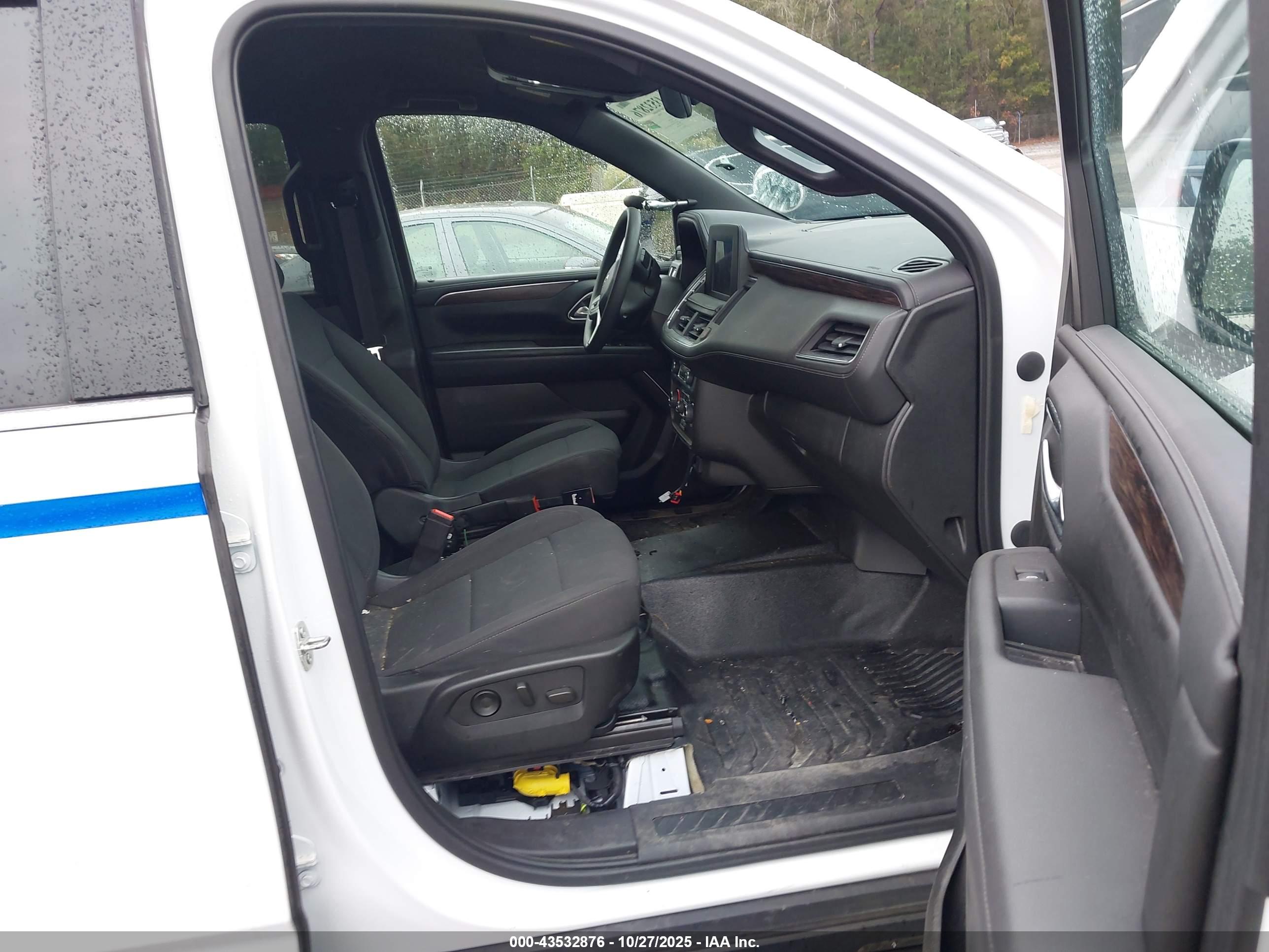 CHEVROLET TAHOE image 5