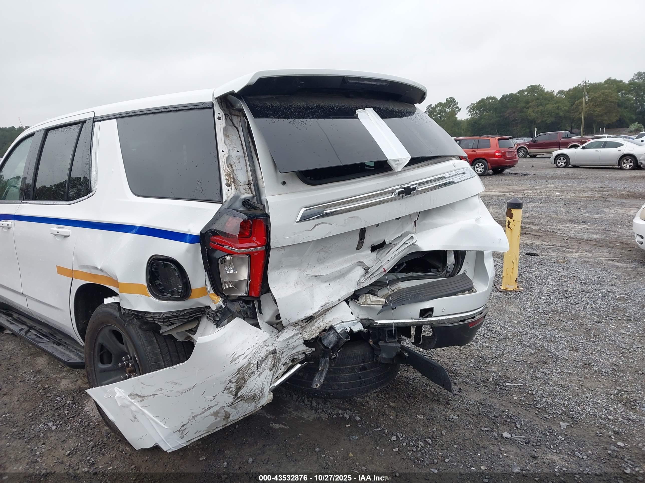 CHEVROLET TAHOE image 6