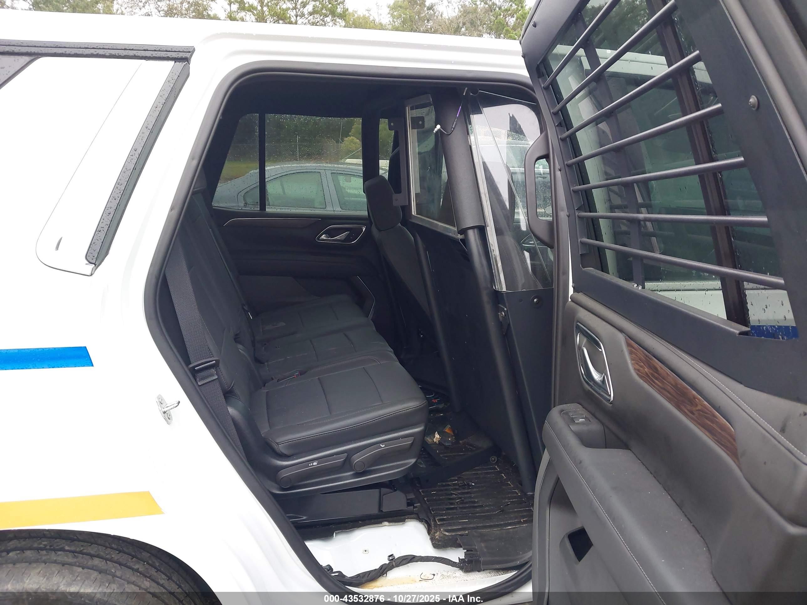 CHEVROLET TAHOE image 8