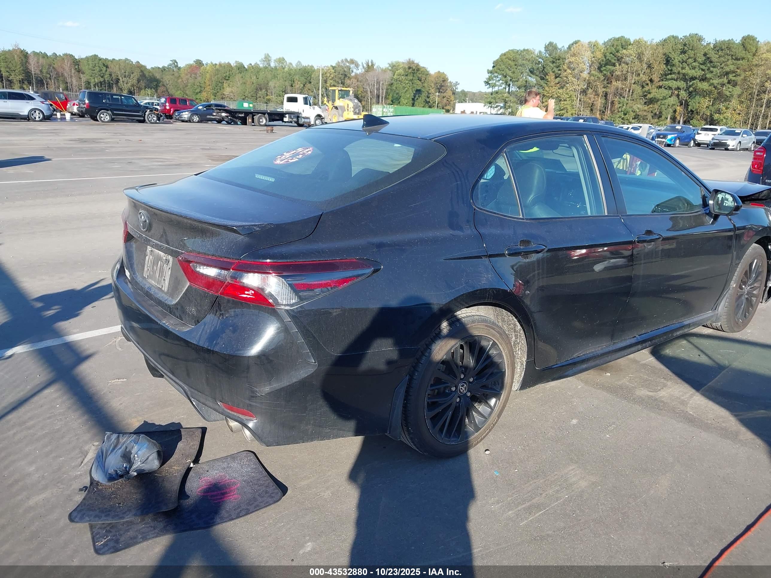 TOYOTA CAMRY image 4