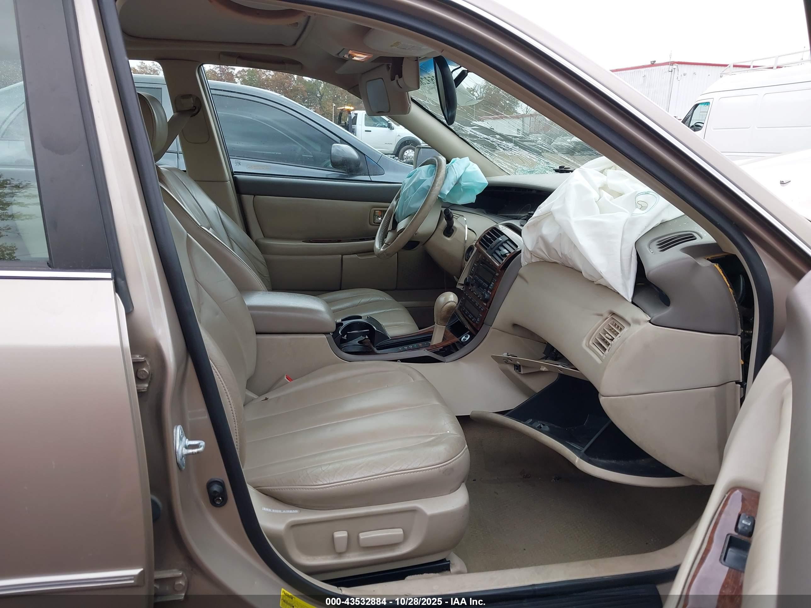 TOYOTA AVALON image 5