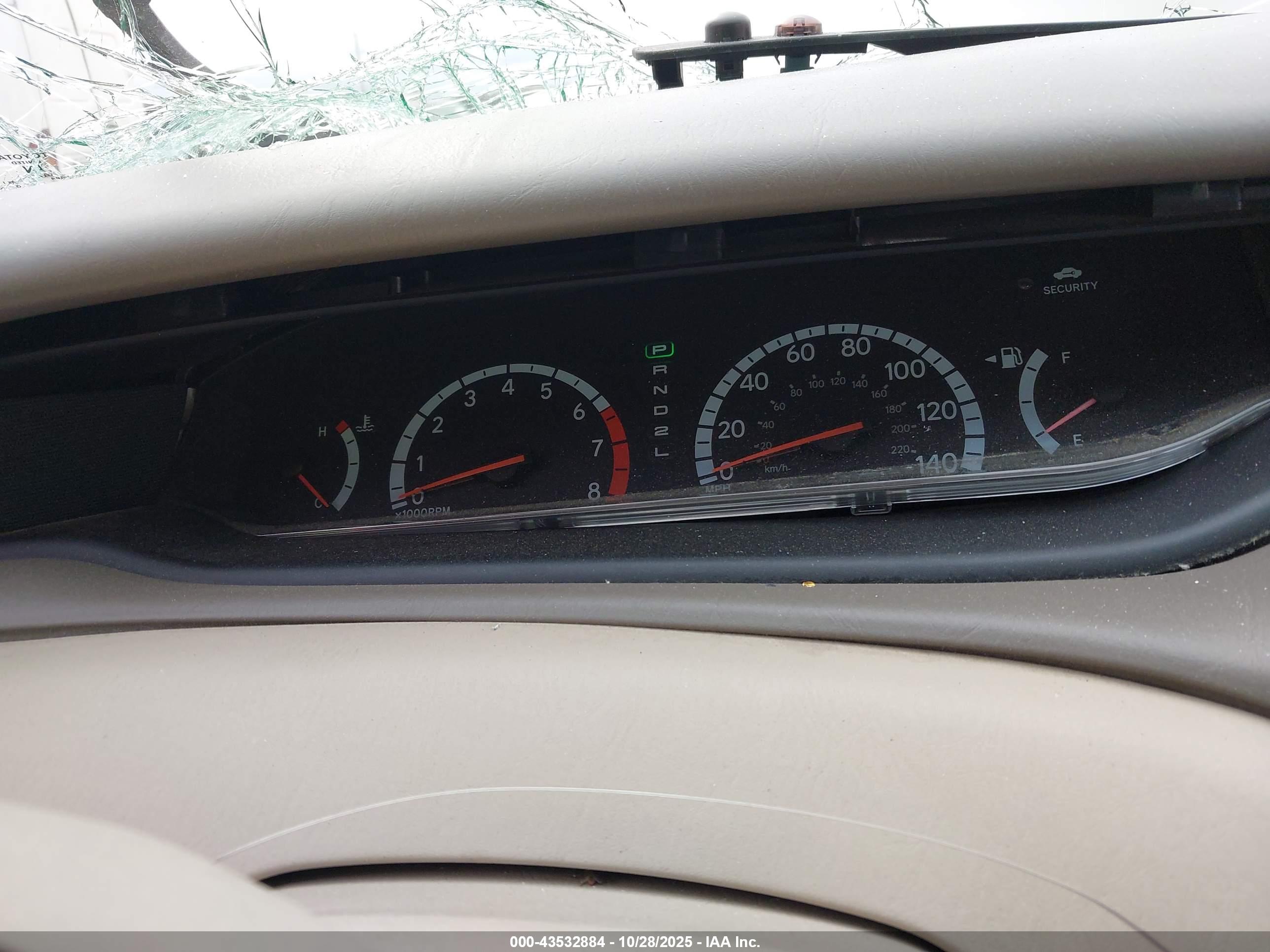 TOYOTA AVALON image 7