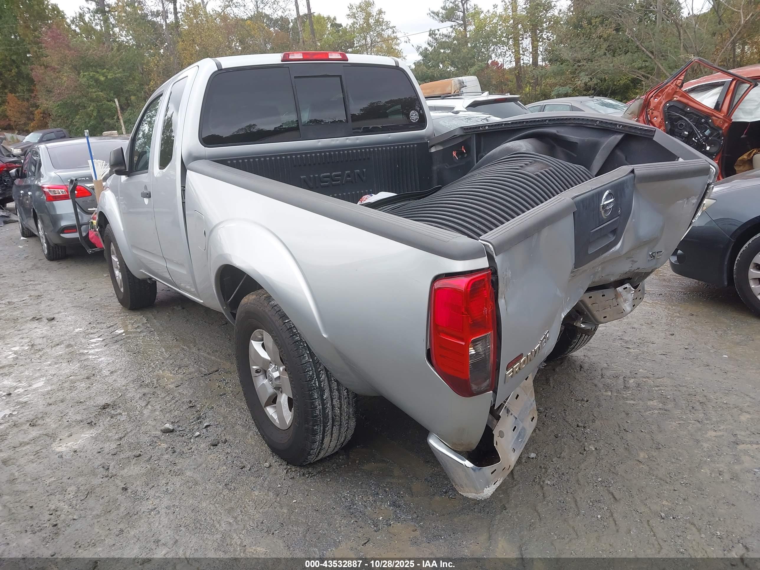 NISSAN FRONTIER image 3