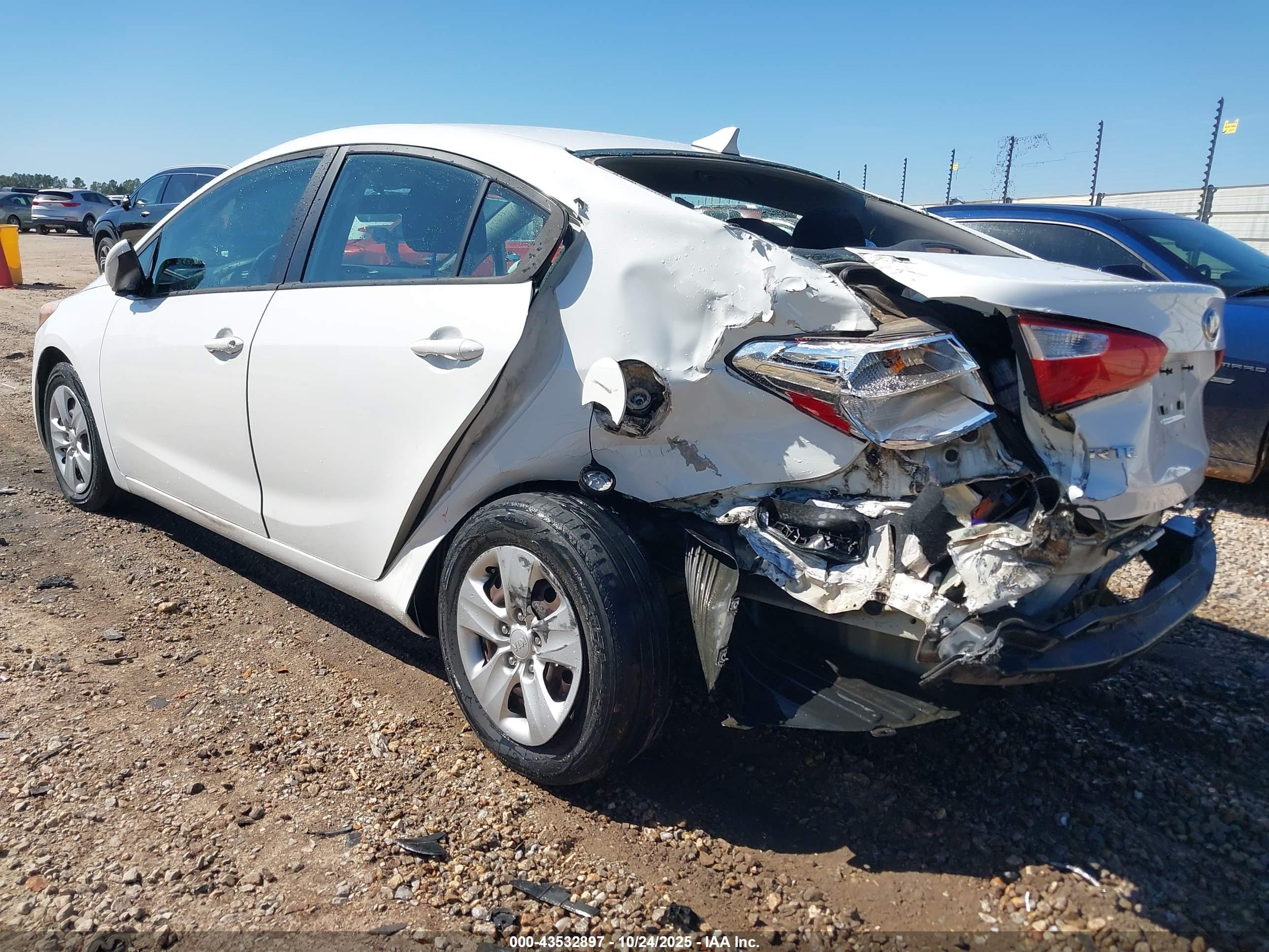 KIA FORTE image 3