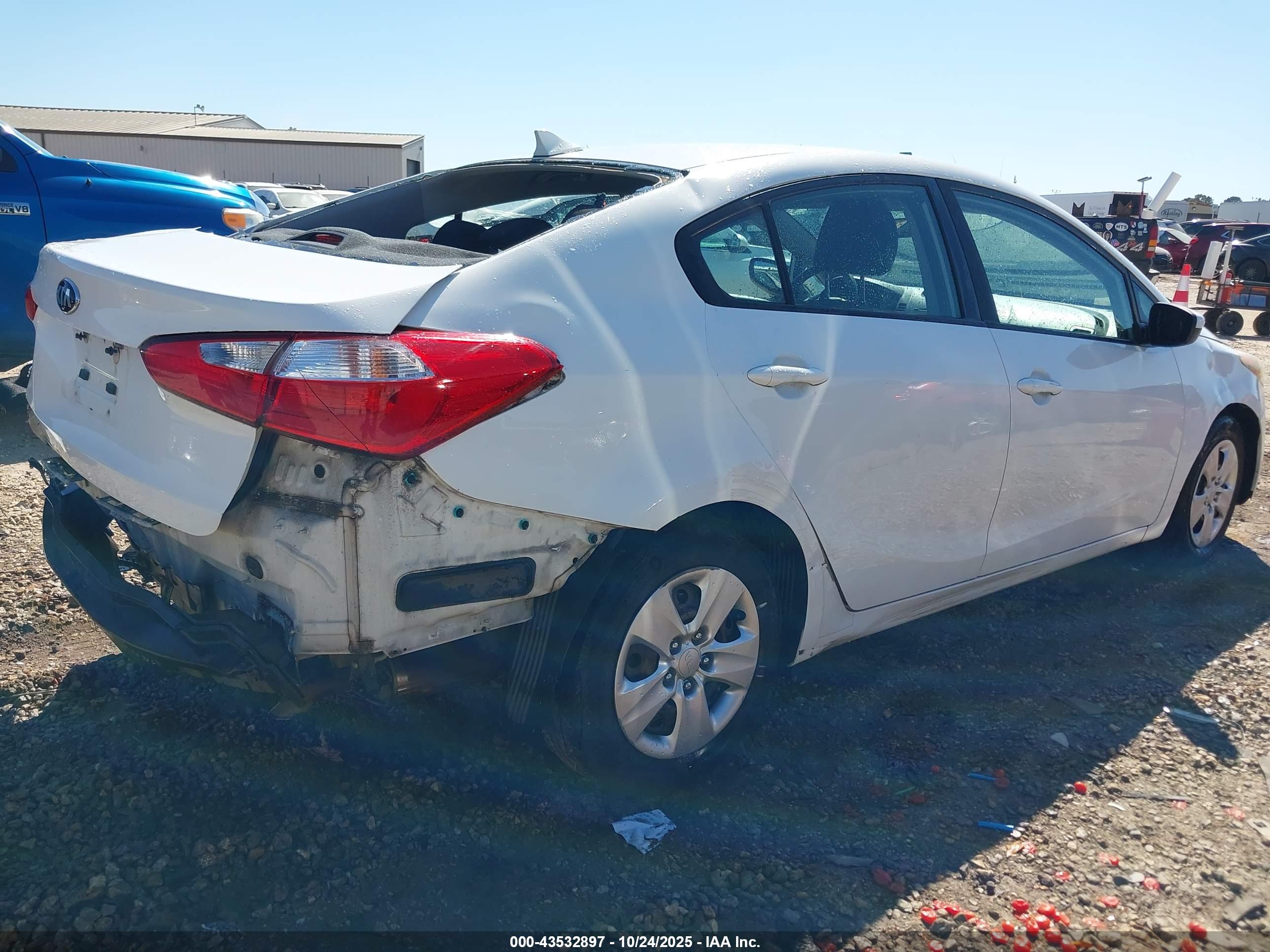 KIA FORTE image 4