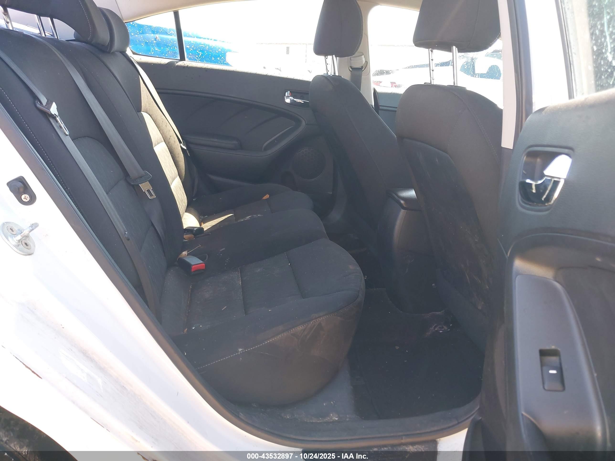 KIA FORTE image 8