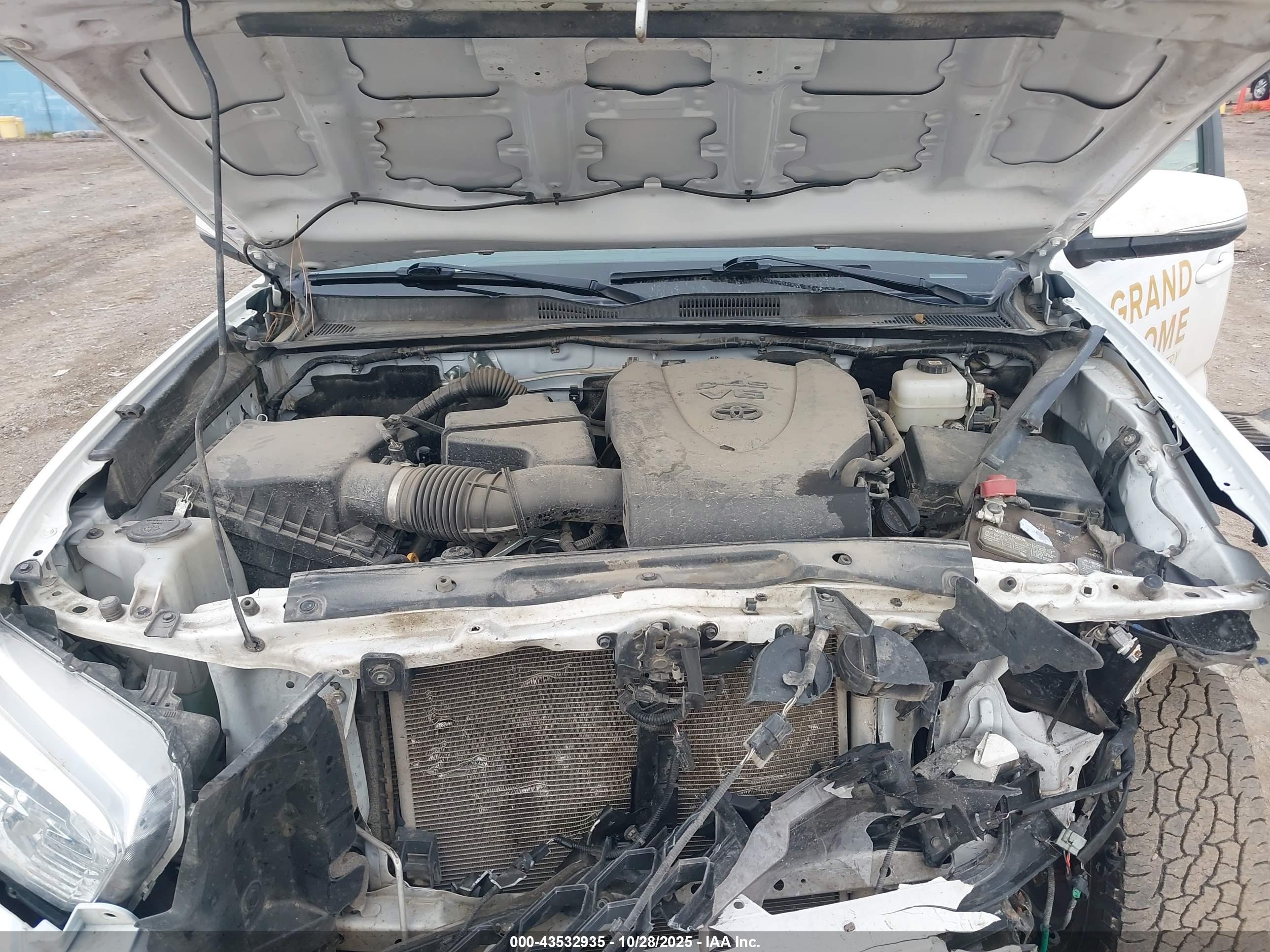 TOYOTA TACOMA image 10
