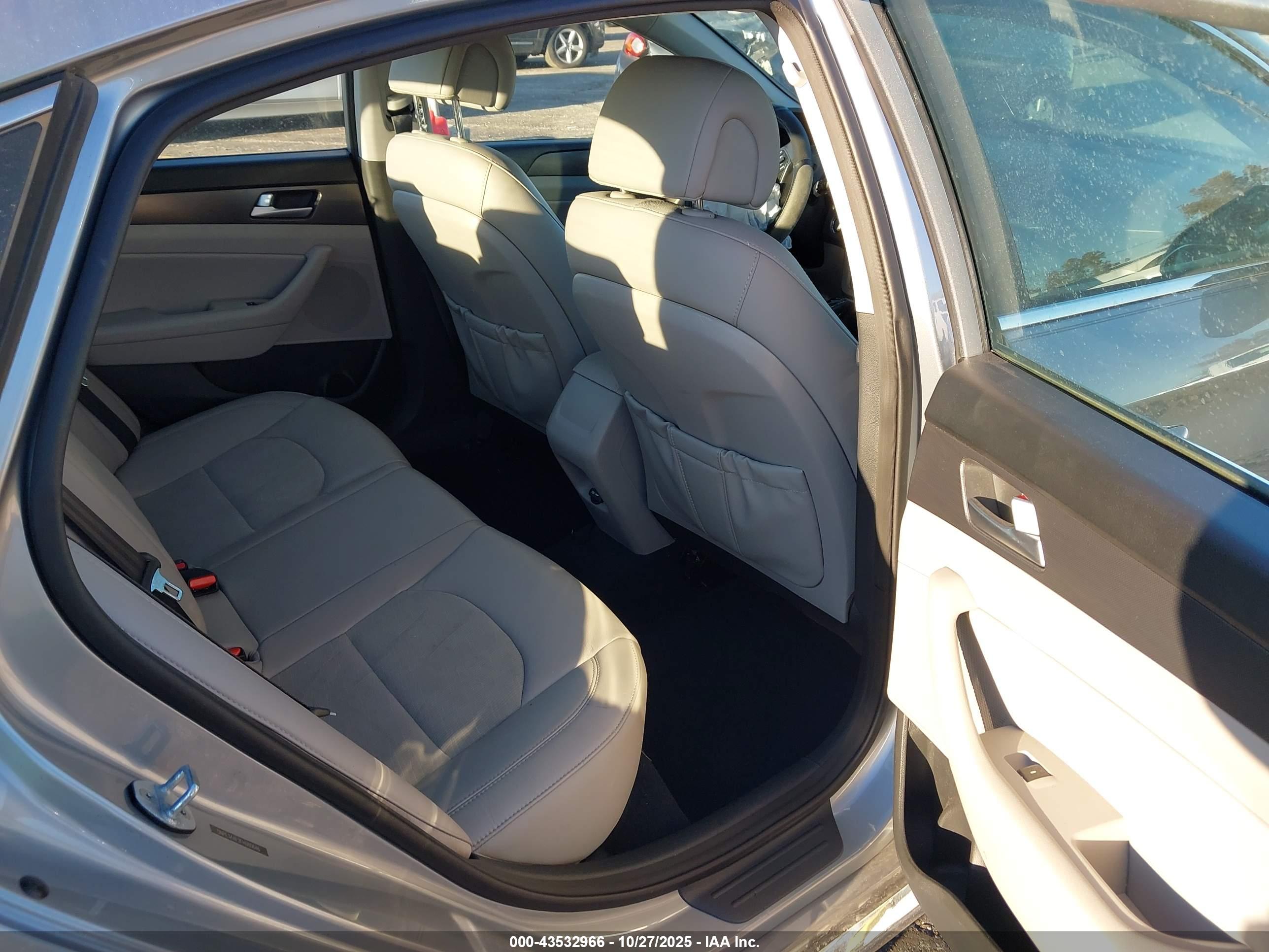 HYUNDAI SONATA image 8