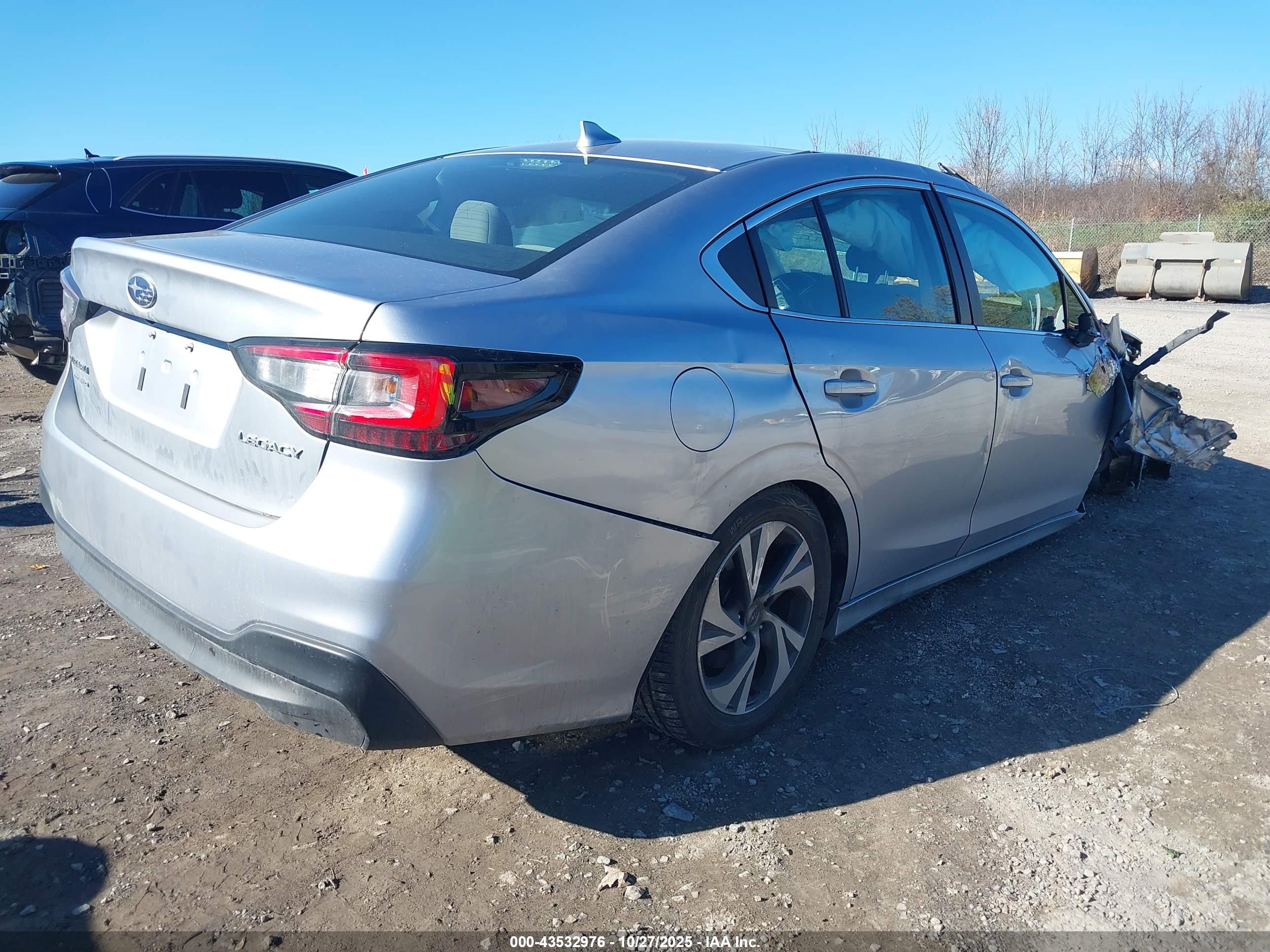 SUBARU LEGACY image 4