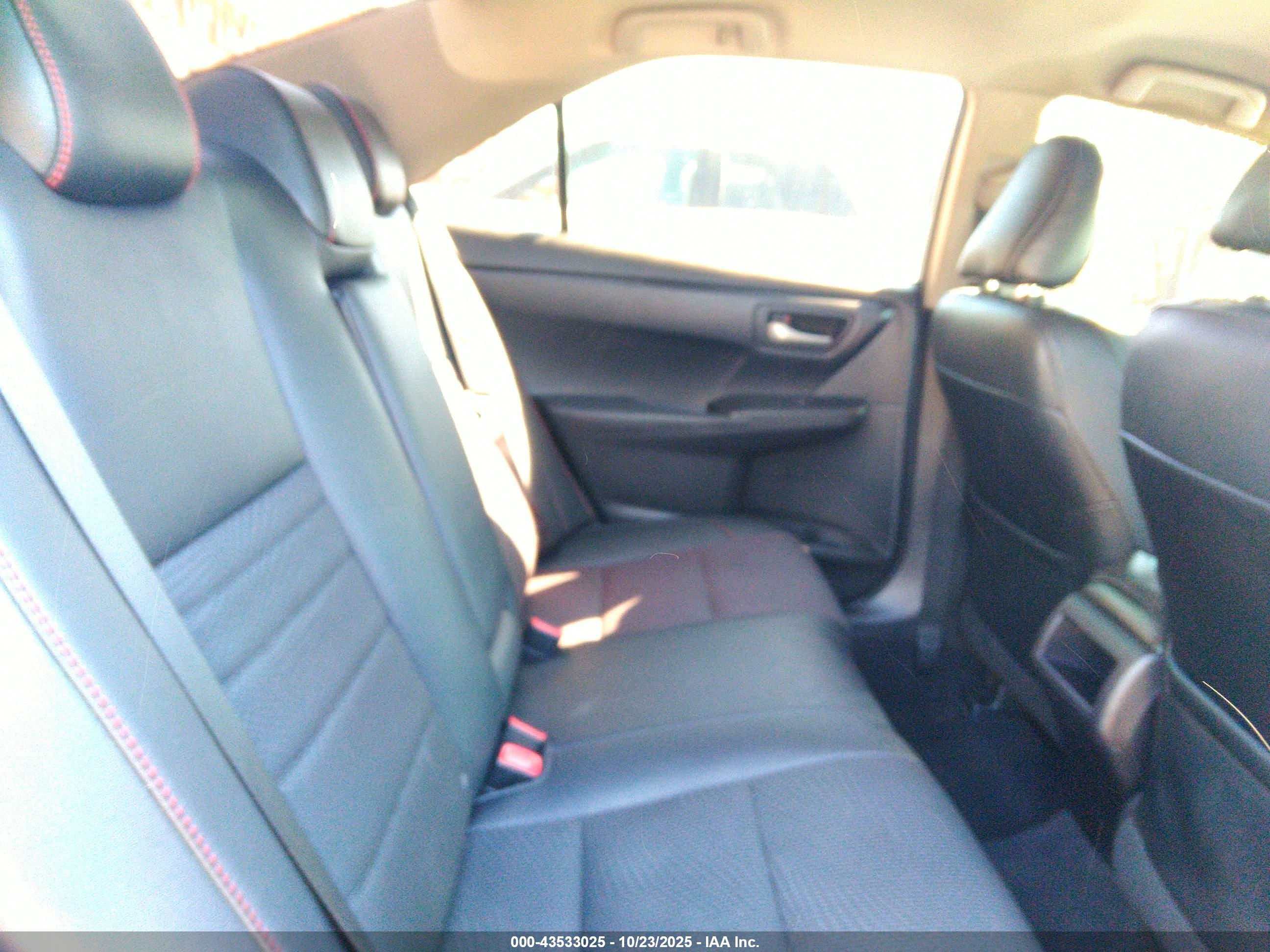 TOYOTA CAMRY image 8