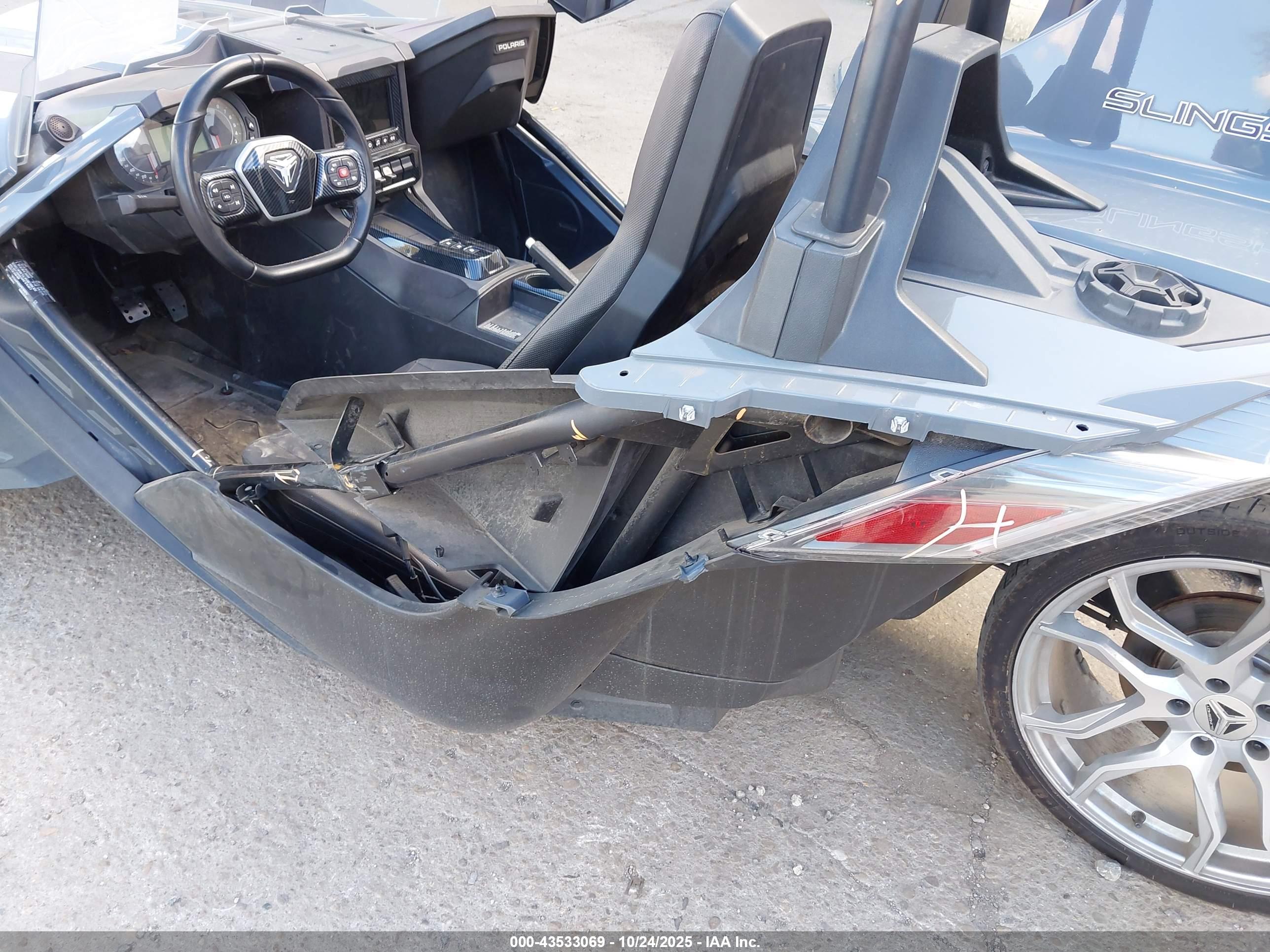 POLARIS SLINGSHOT image 6