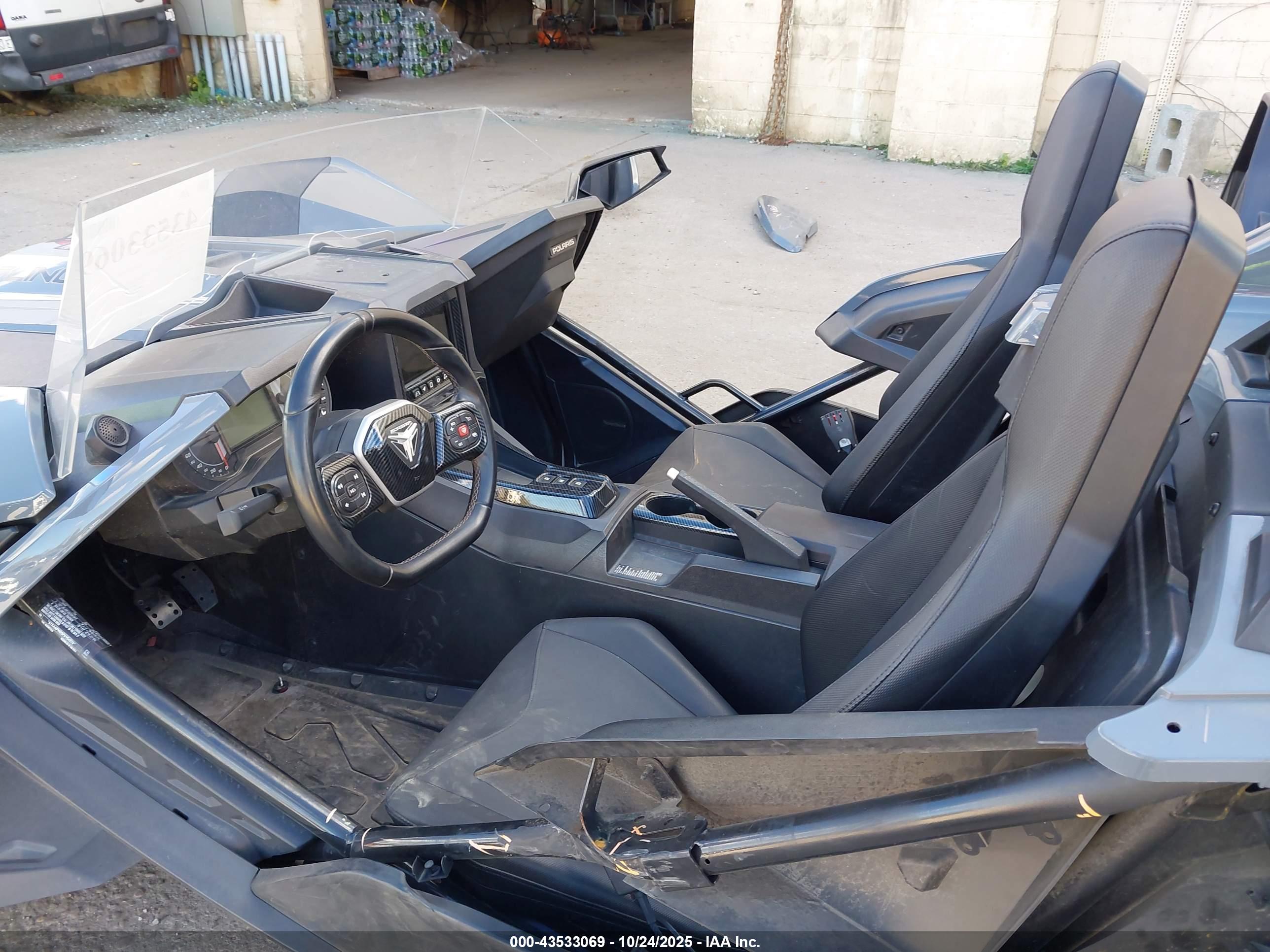 POLARIS SLINGSHOT image 8