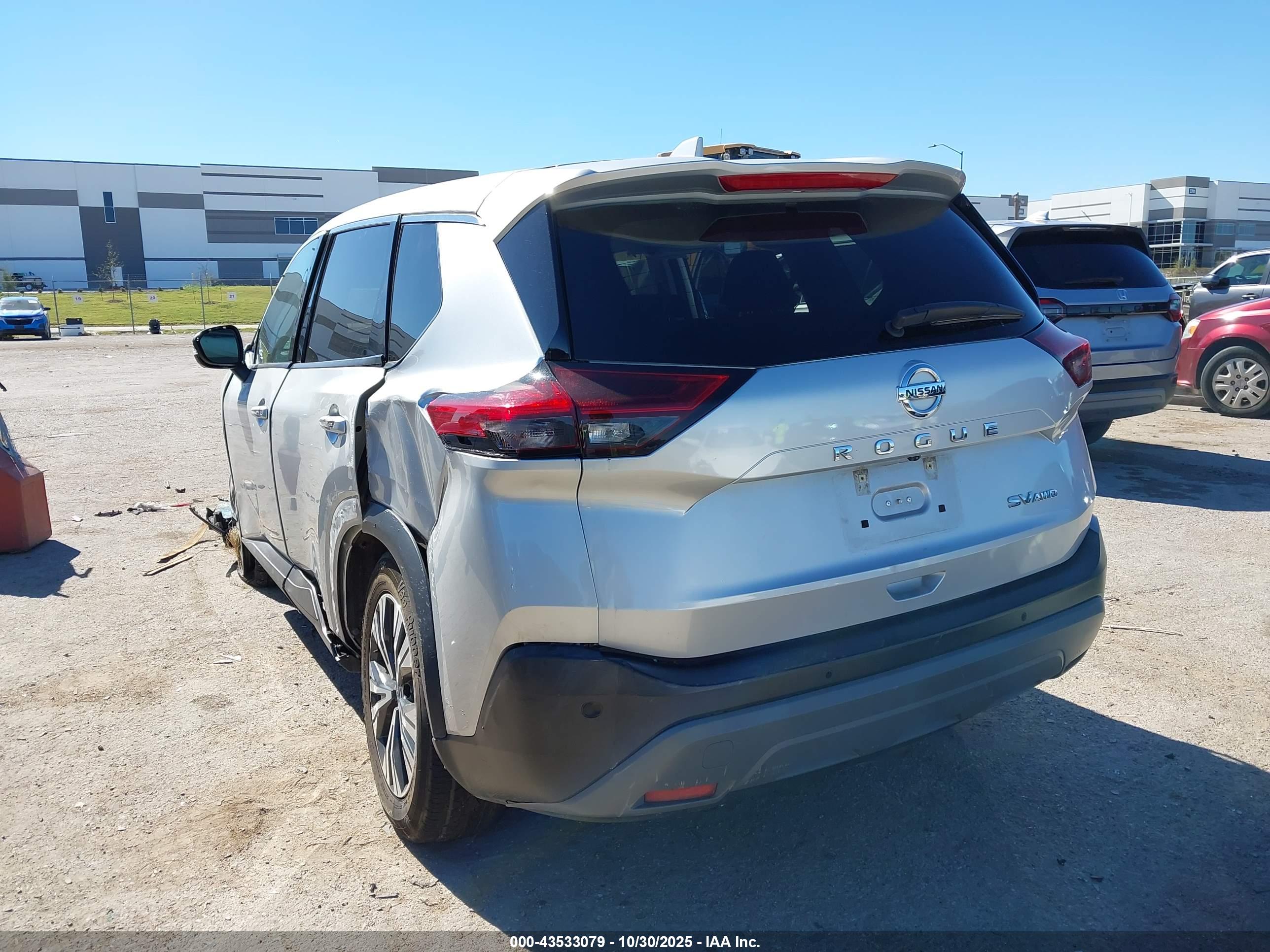 NISSAN ROGUE image 3