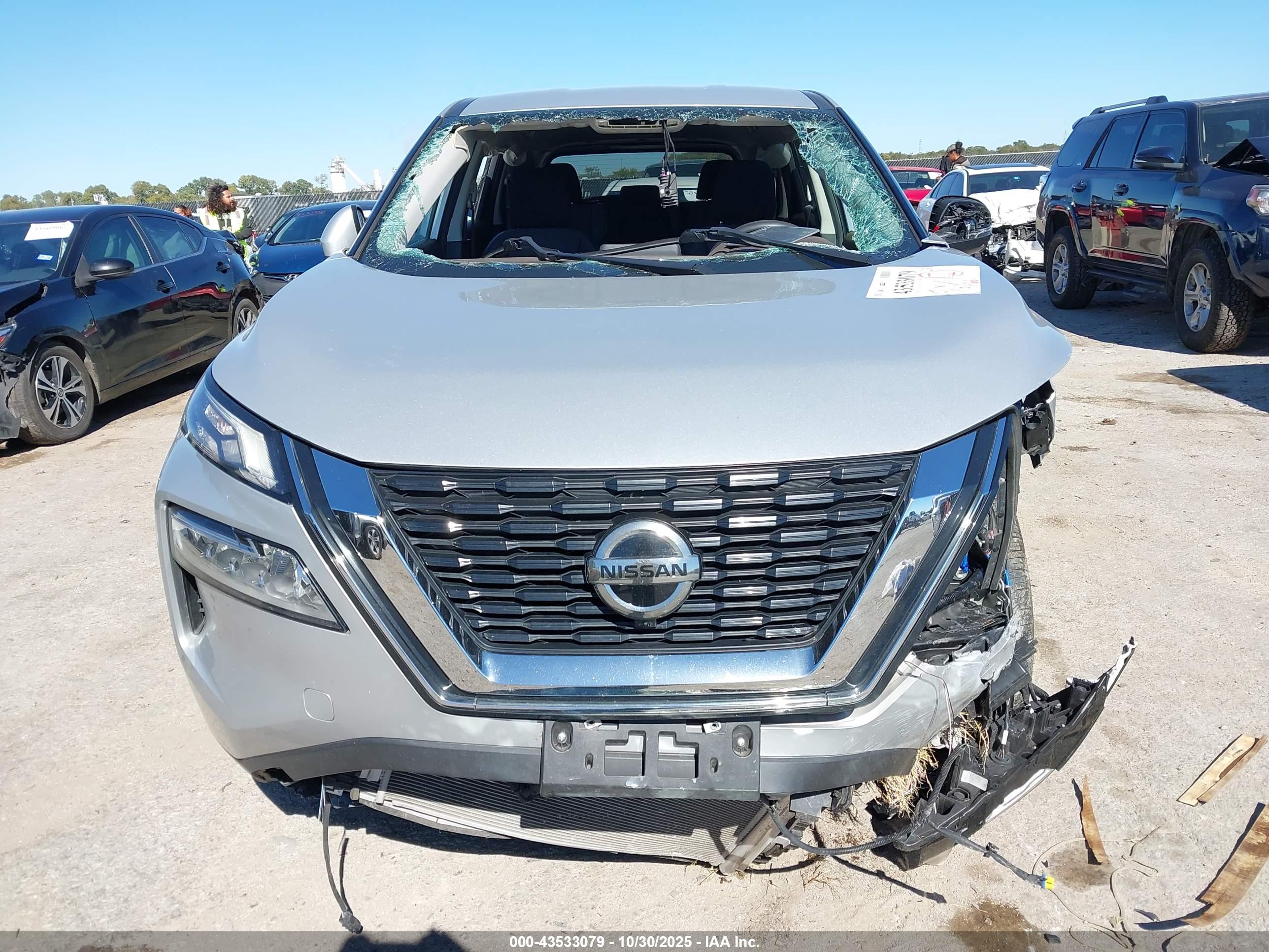 NISSAN ROGUE image 6