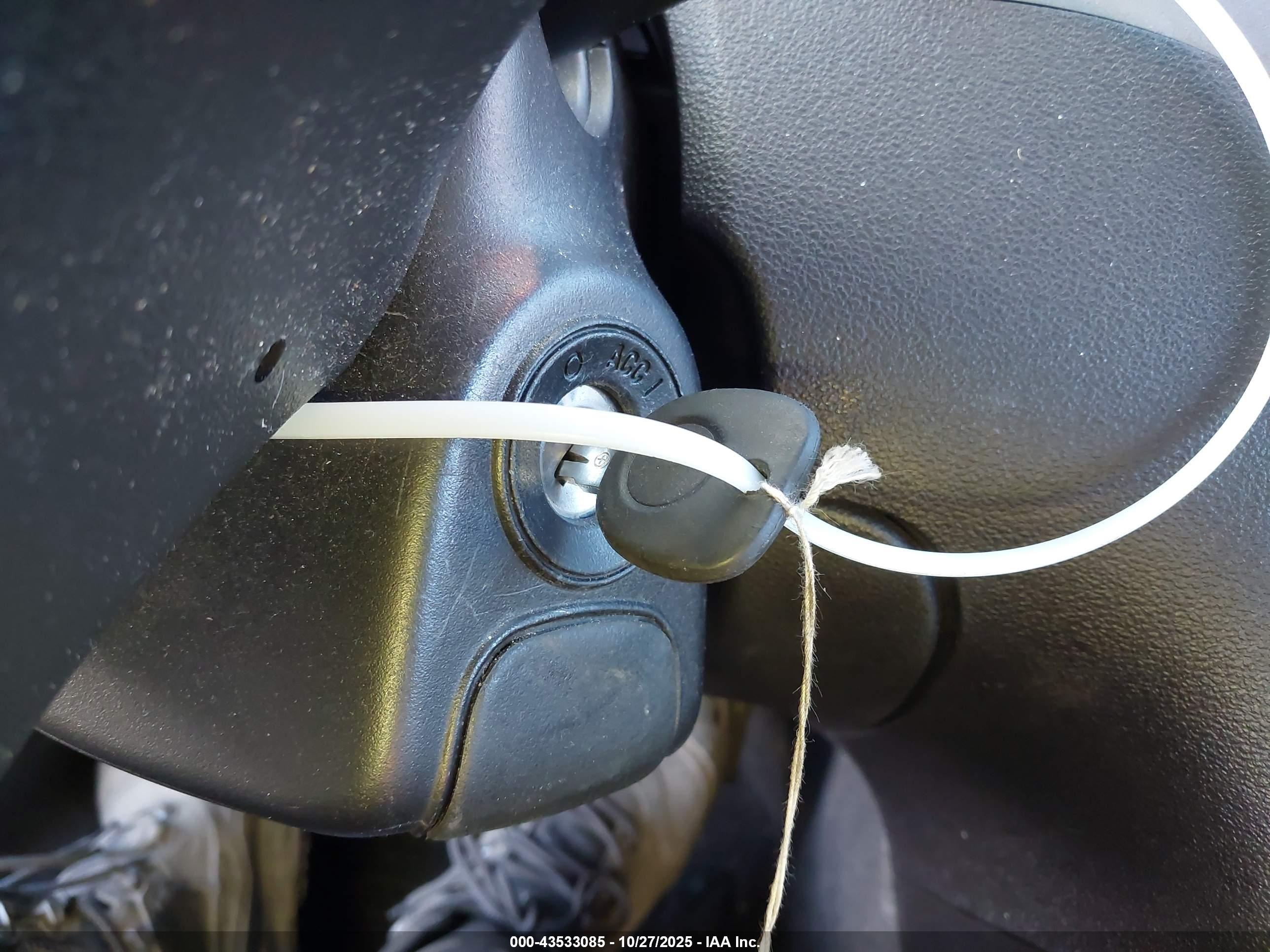 PONTIAC SOLSTICE image 11