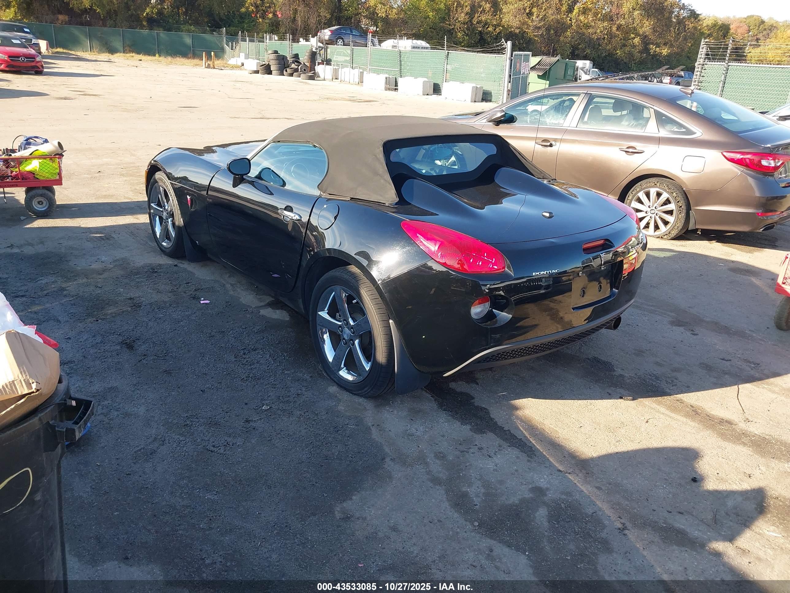 PONTIAC SOLSTICE image 3