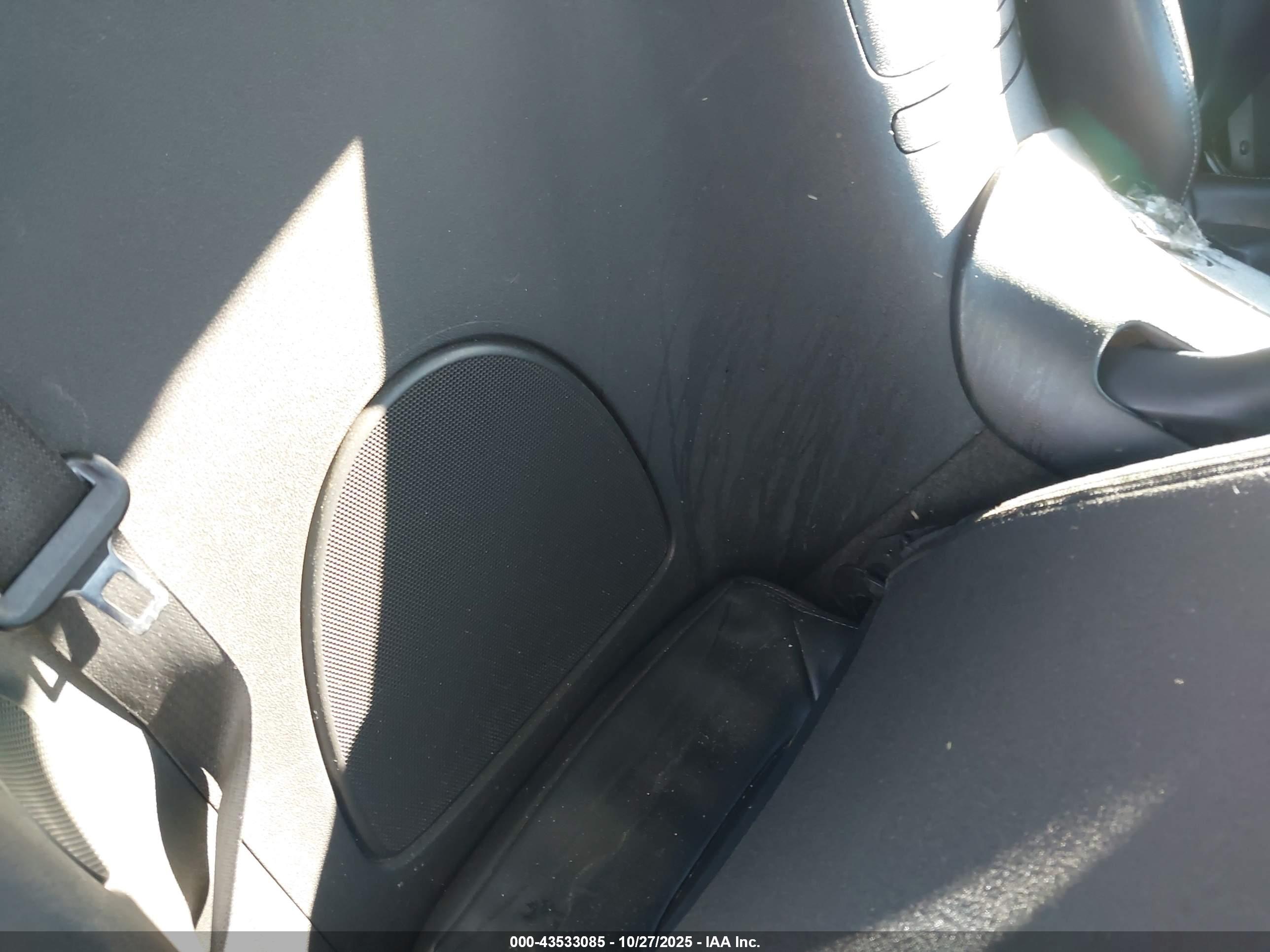 PONTIAC SOLSTICE image 8