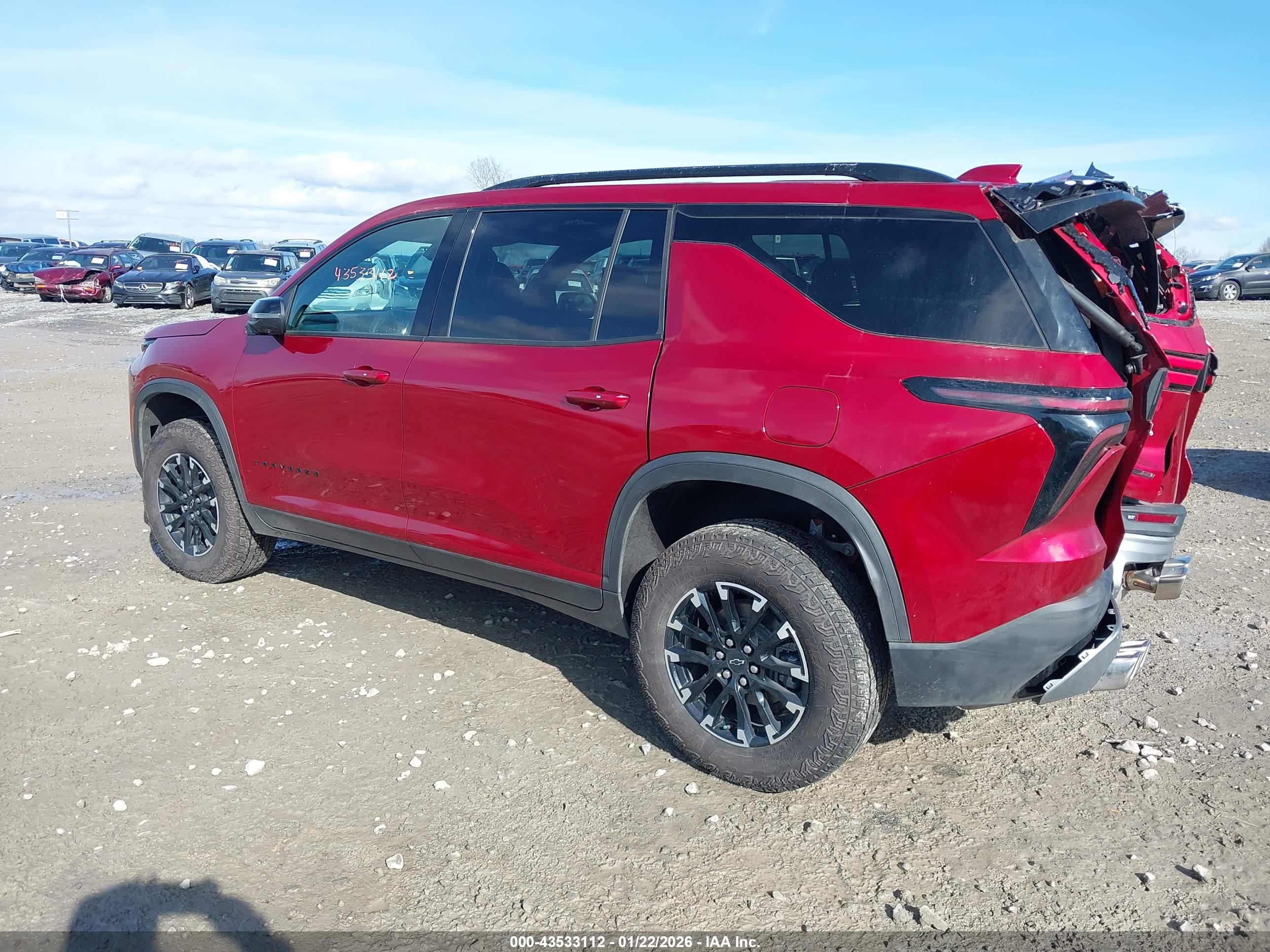 CHEVROLET TRAVERSE image 3
