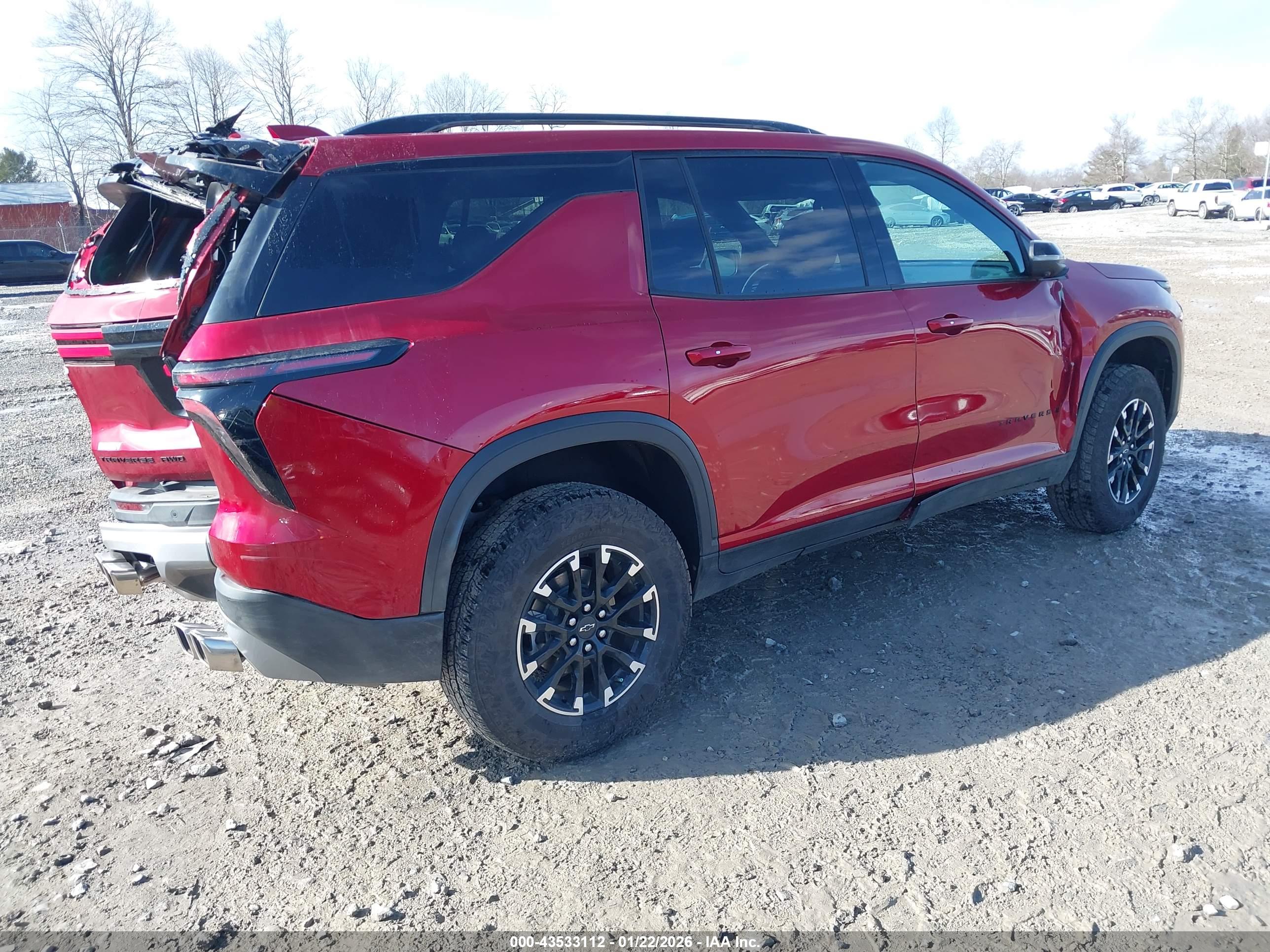 CHEVROLET TRAVERSE image 4