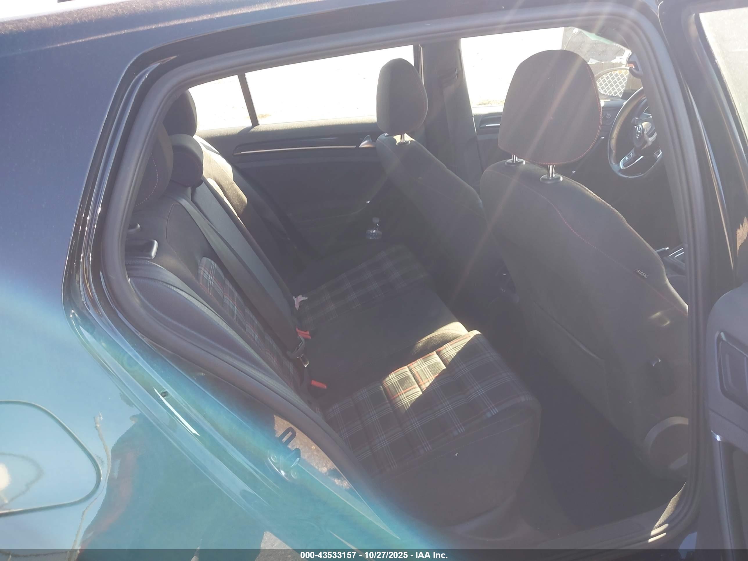 VOLKSWAGEN GOLF image 8