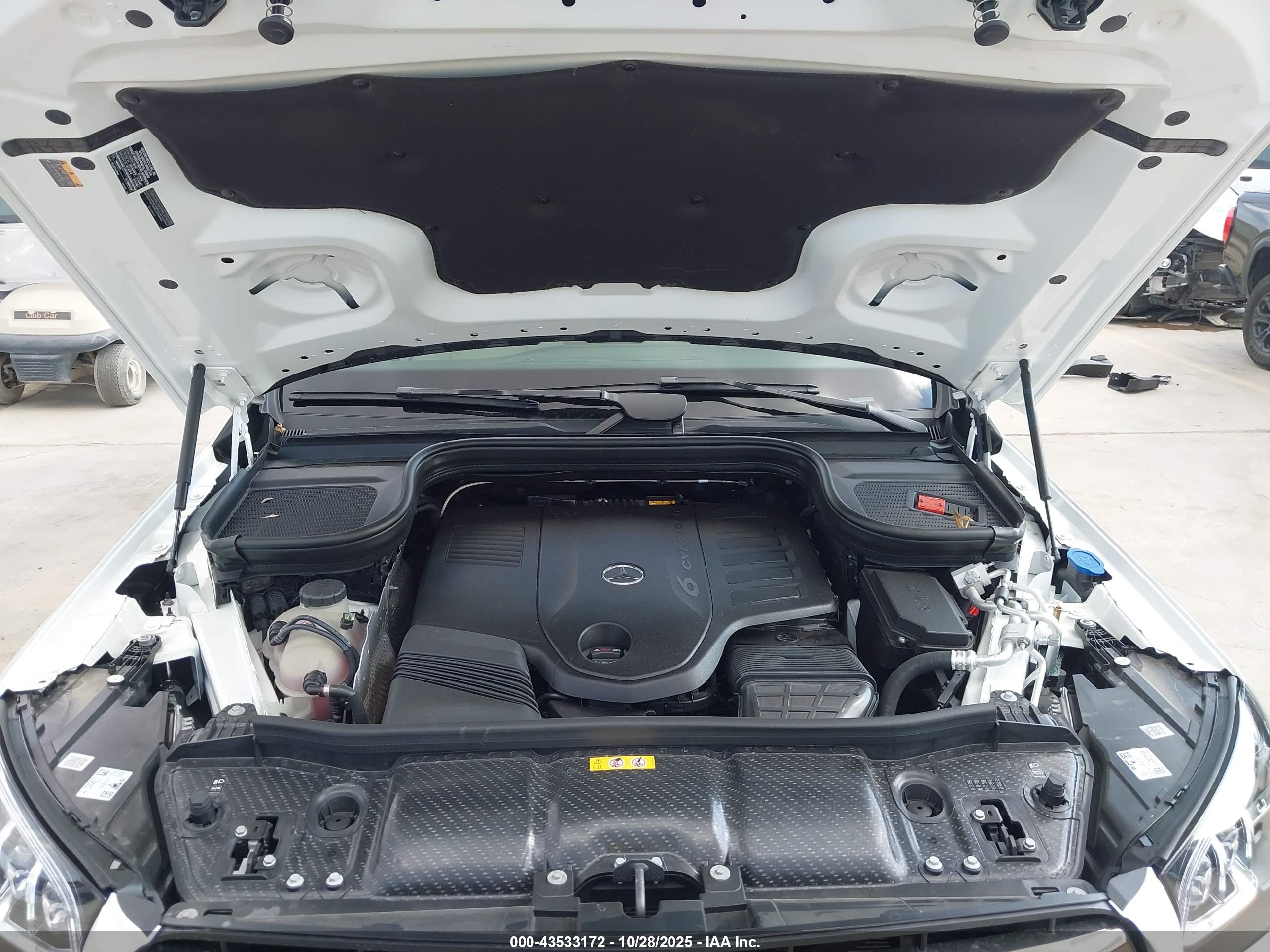 MERCEDES-BENZ GLS image 10