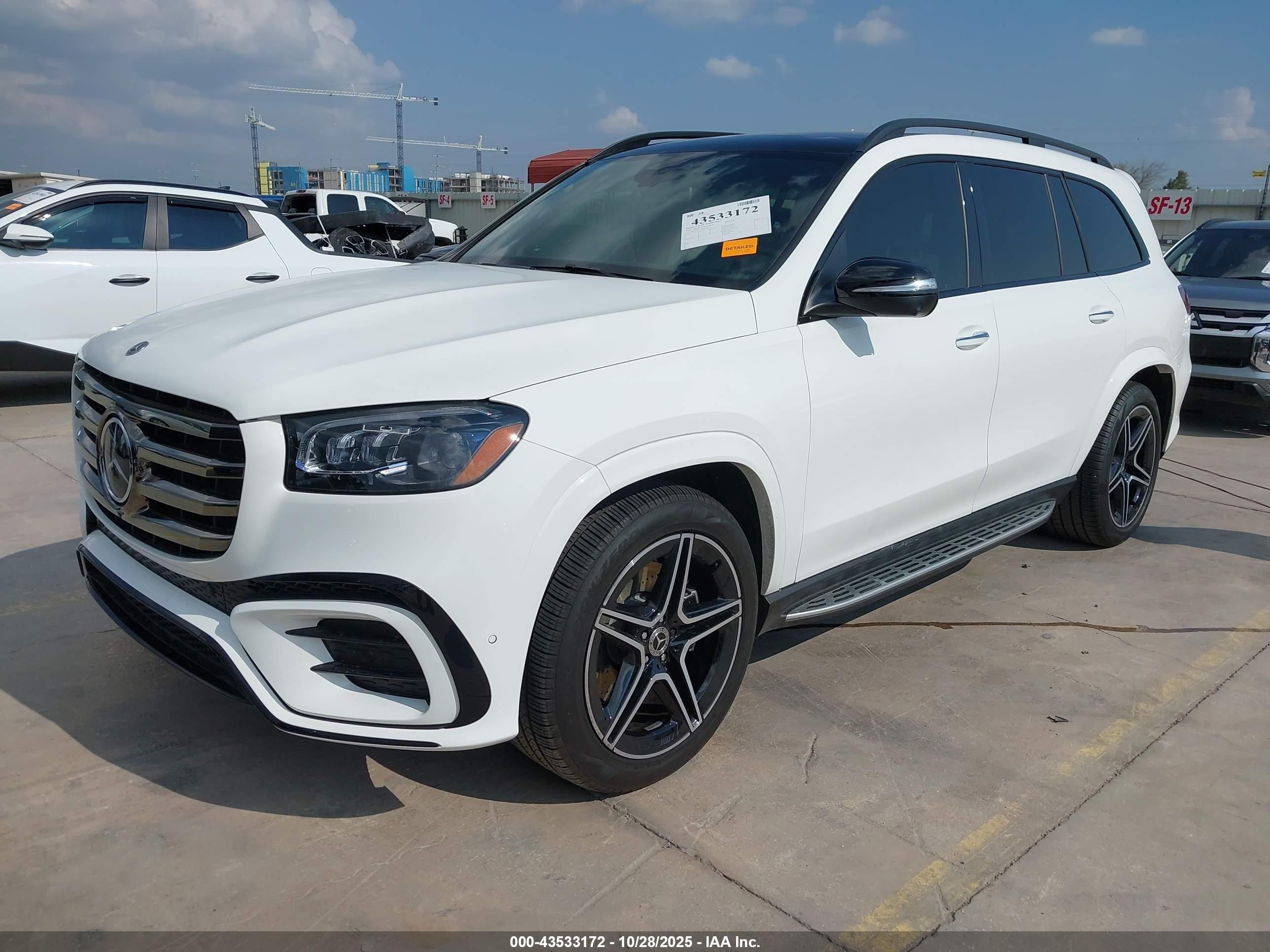 MERCEDES-BENZ GLS image 2