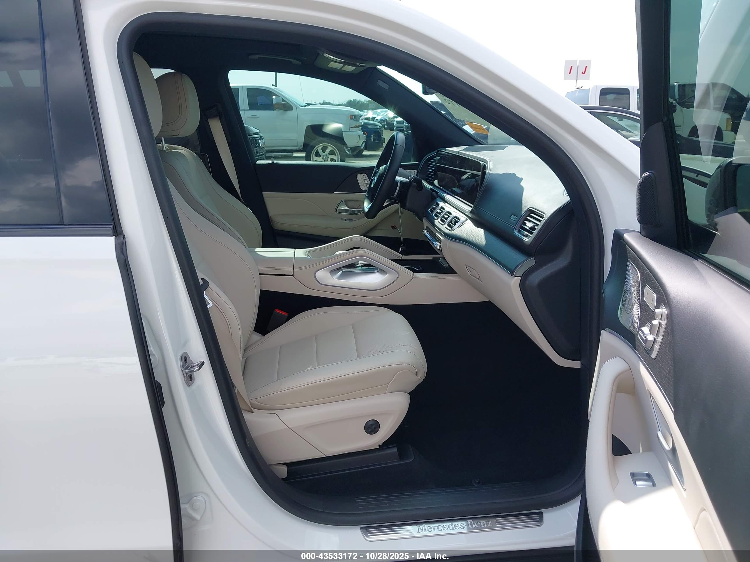 MERCEDES-BENZ GLS image 5