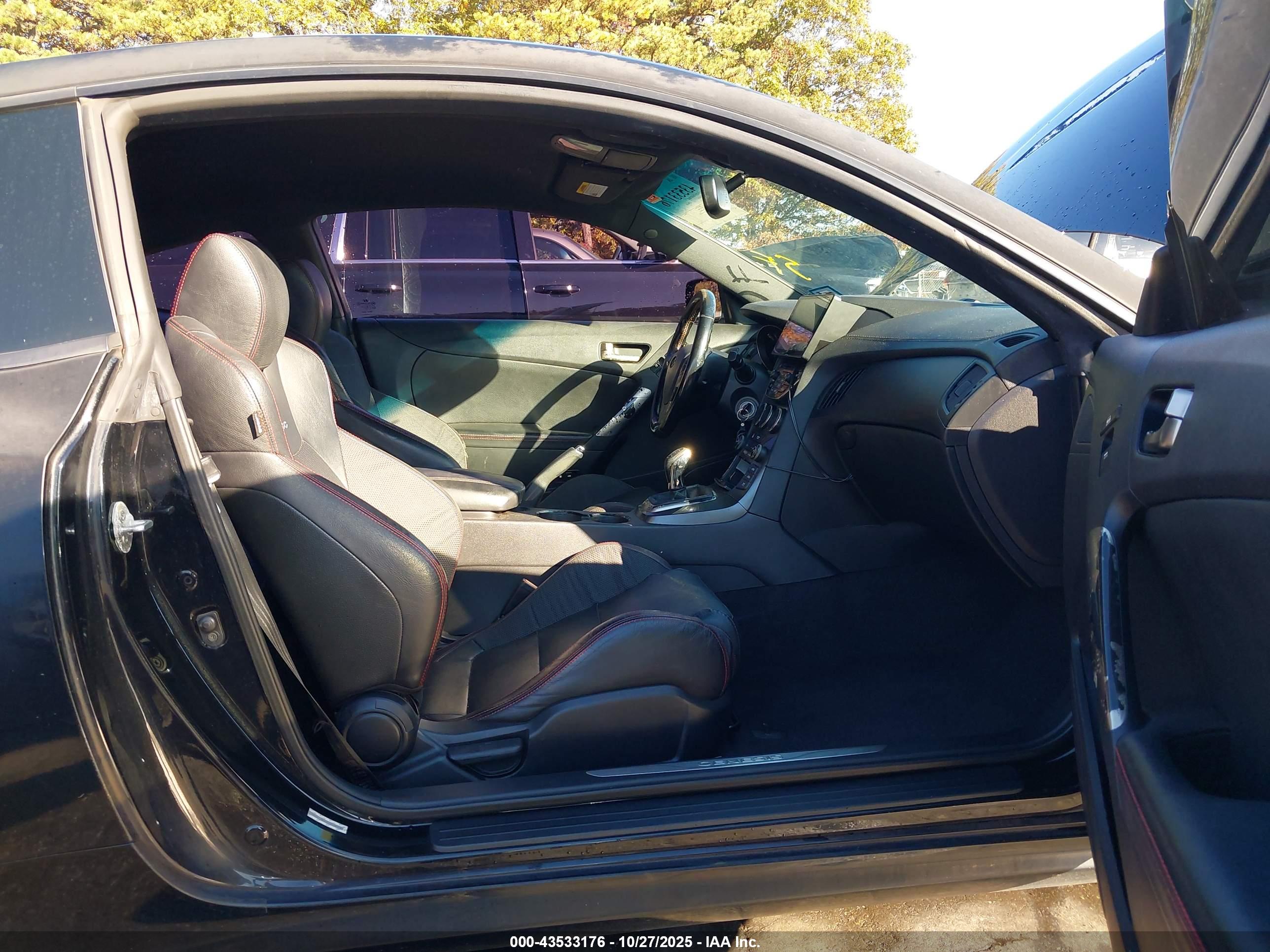 HYUNDAI GENESIS image 5