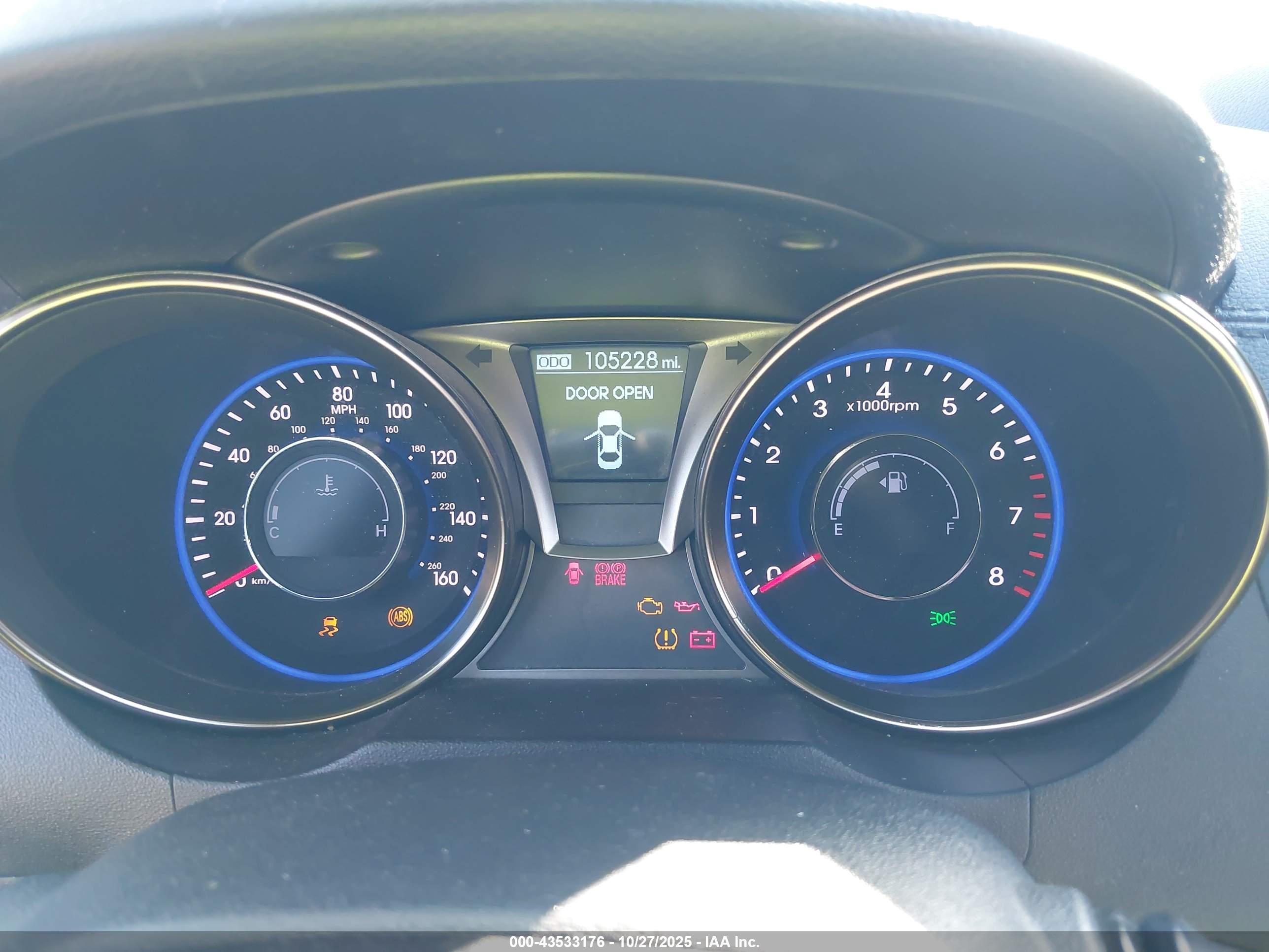 HYUNDAI GENESIS image 7