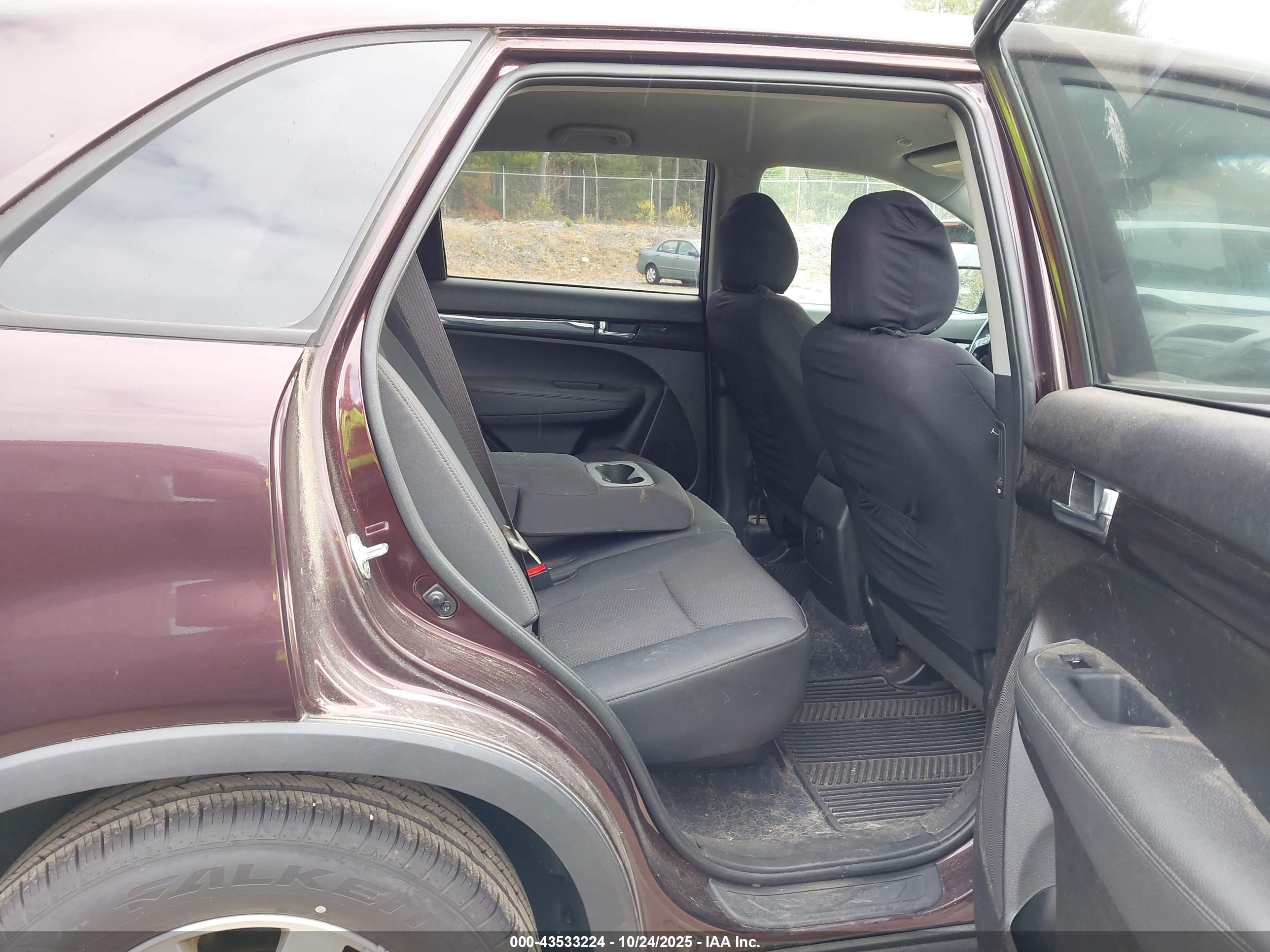 KIA SORENTO image 8