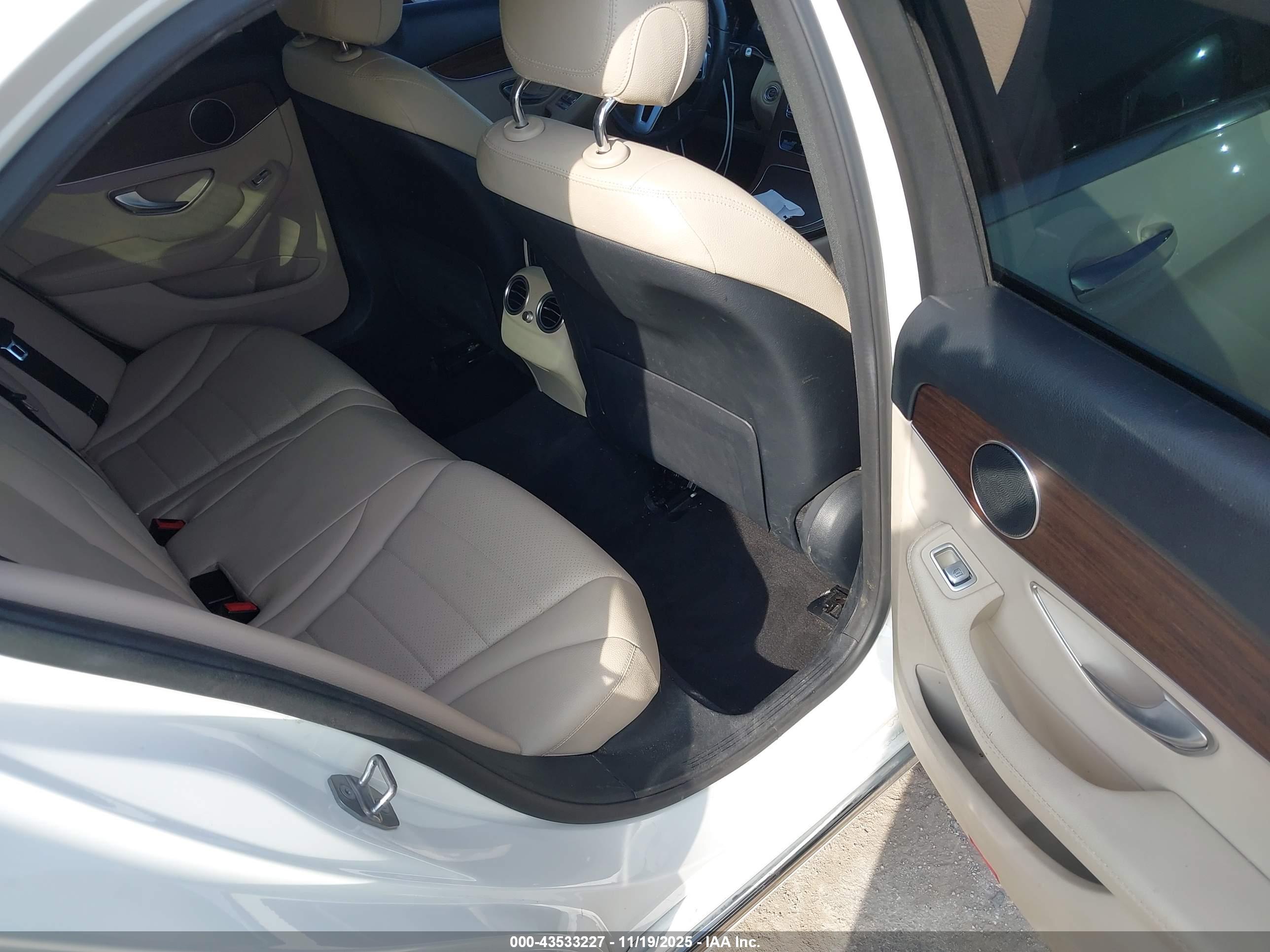 MERCEDES-BENZ C image 8