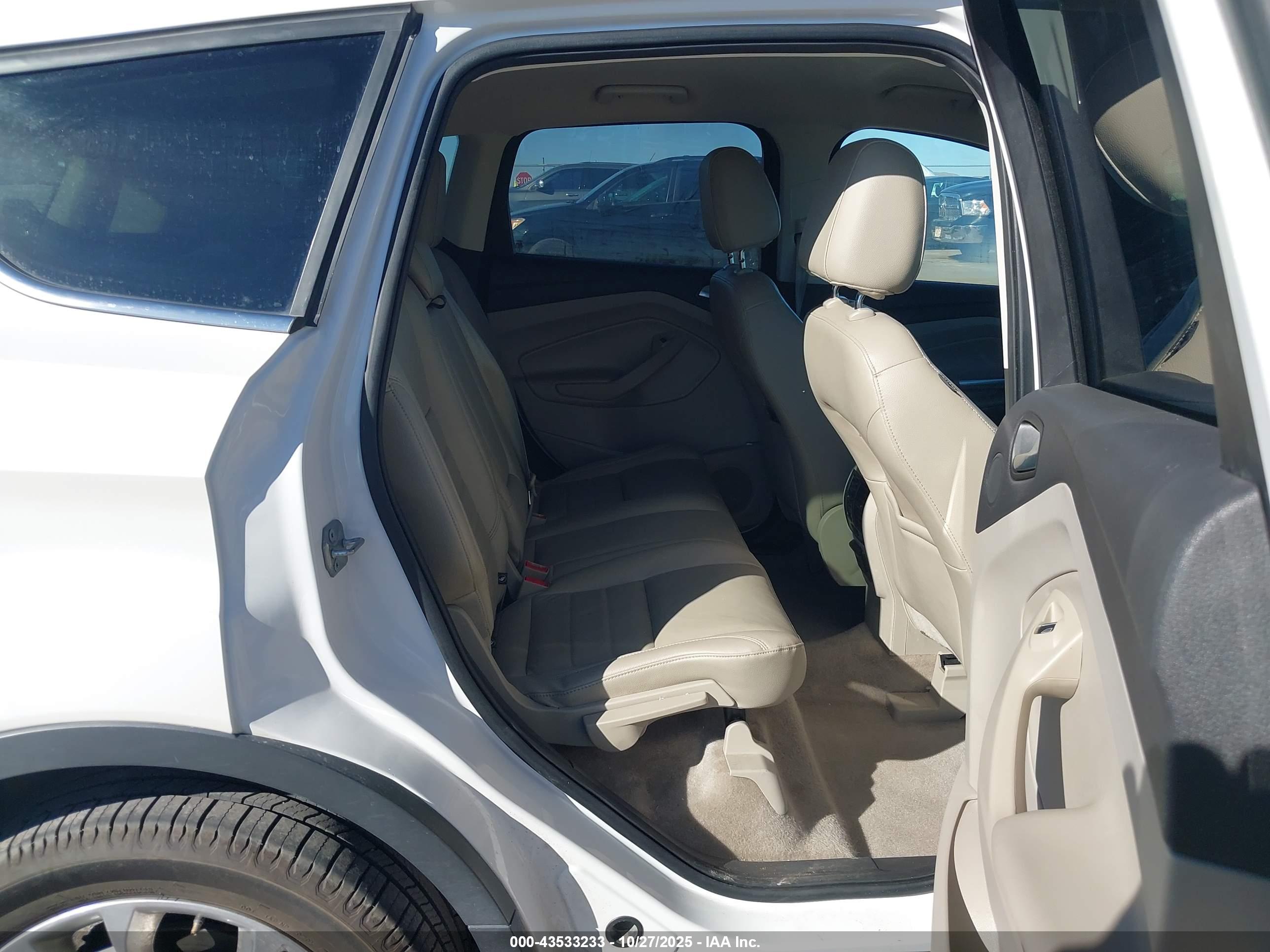 FORD ESCAPE image 8