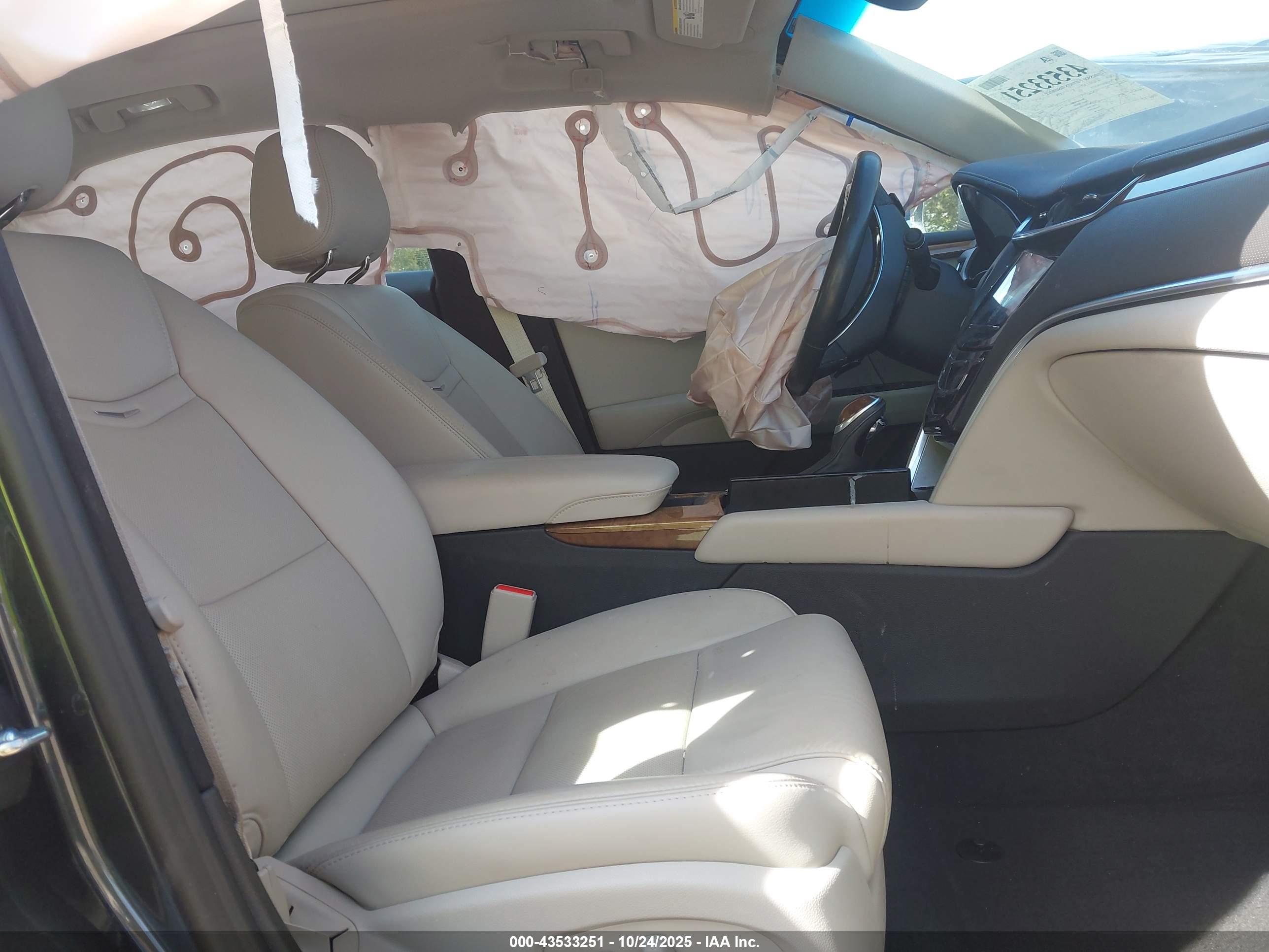 CADILLAC XTS image 5