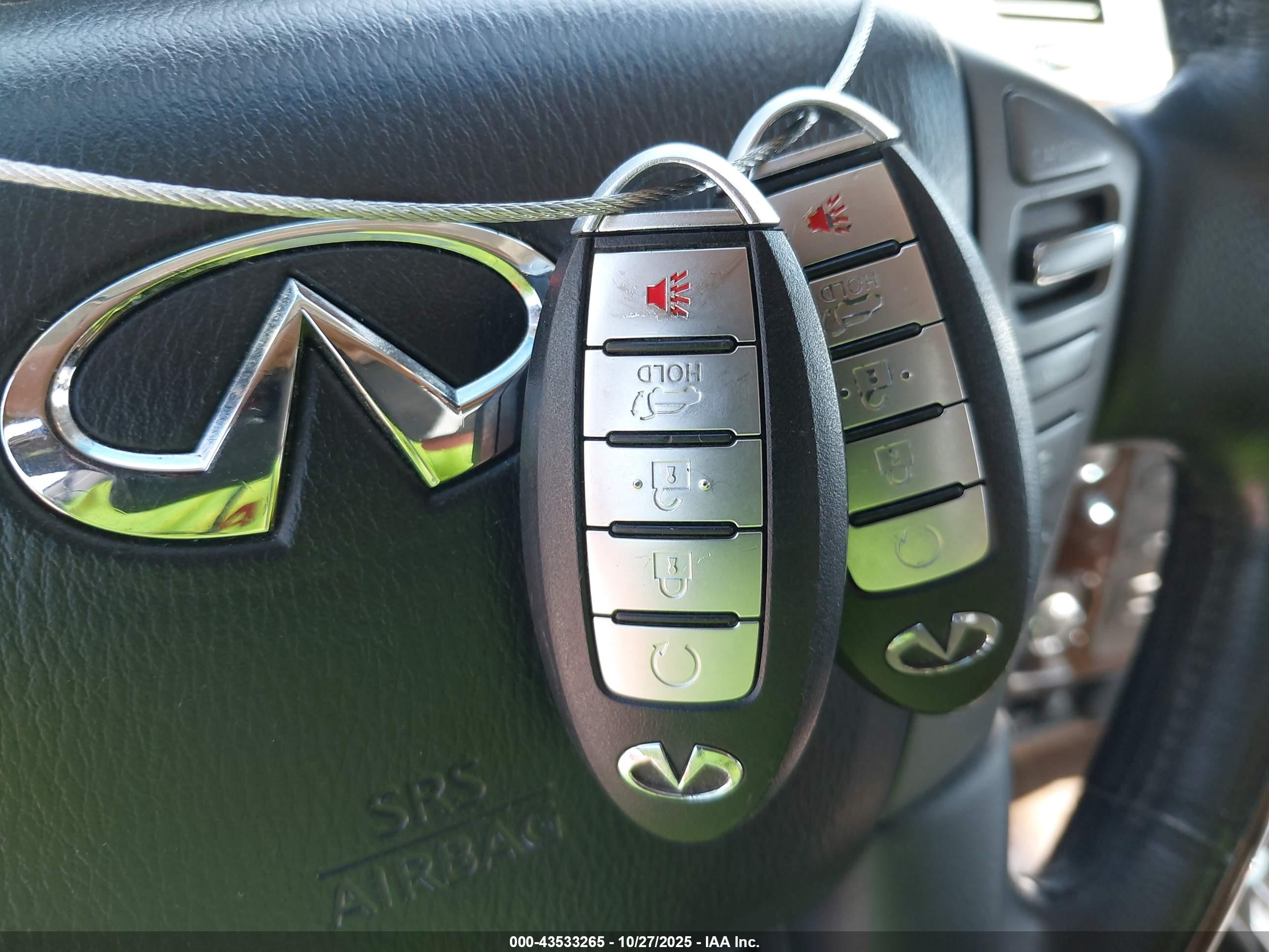INFINITI QX80 image 11