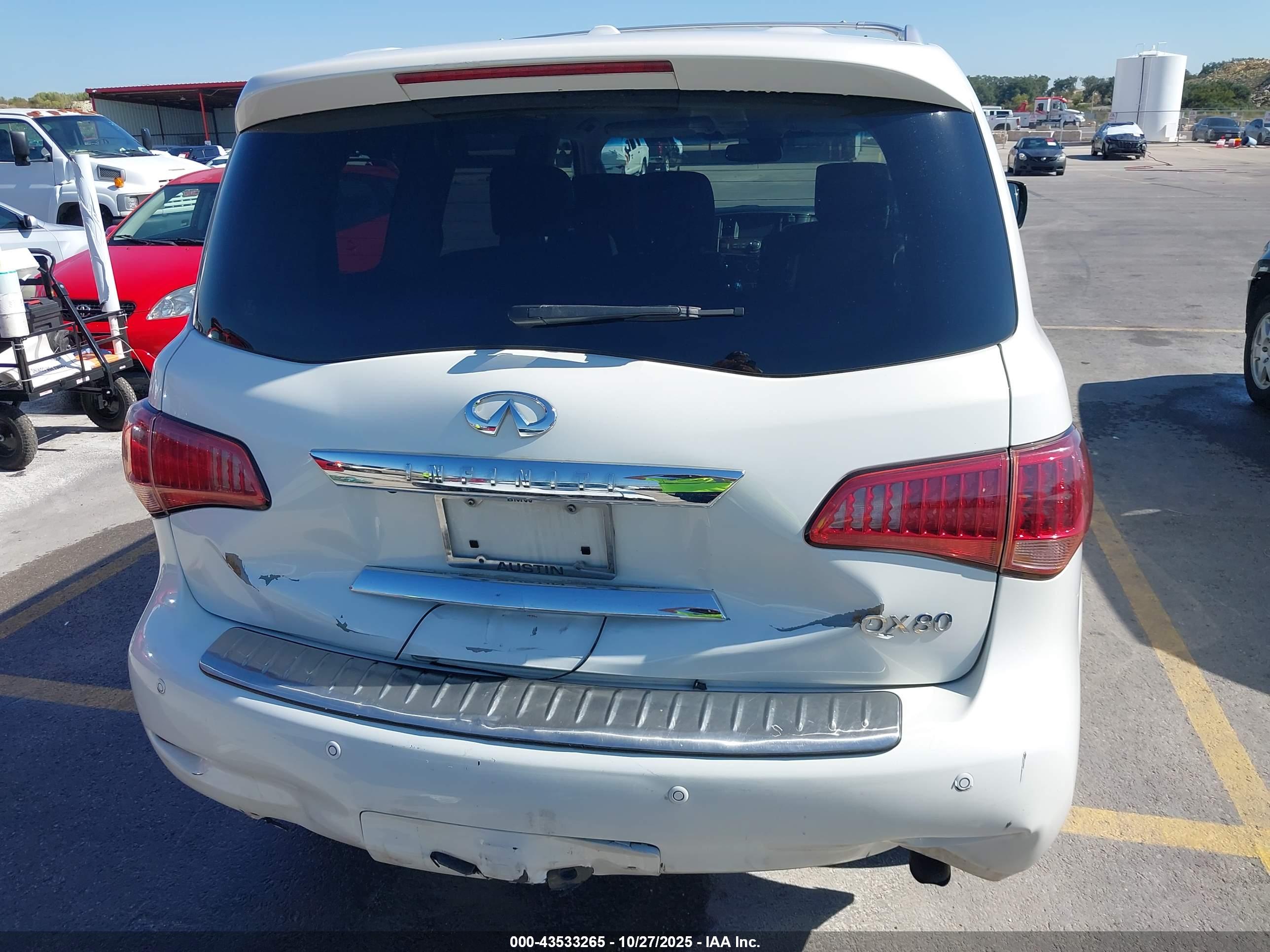 INFINITI QX80 image 6