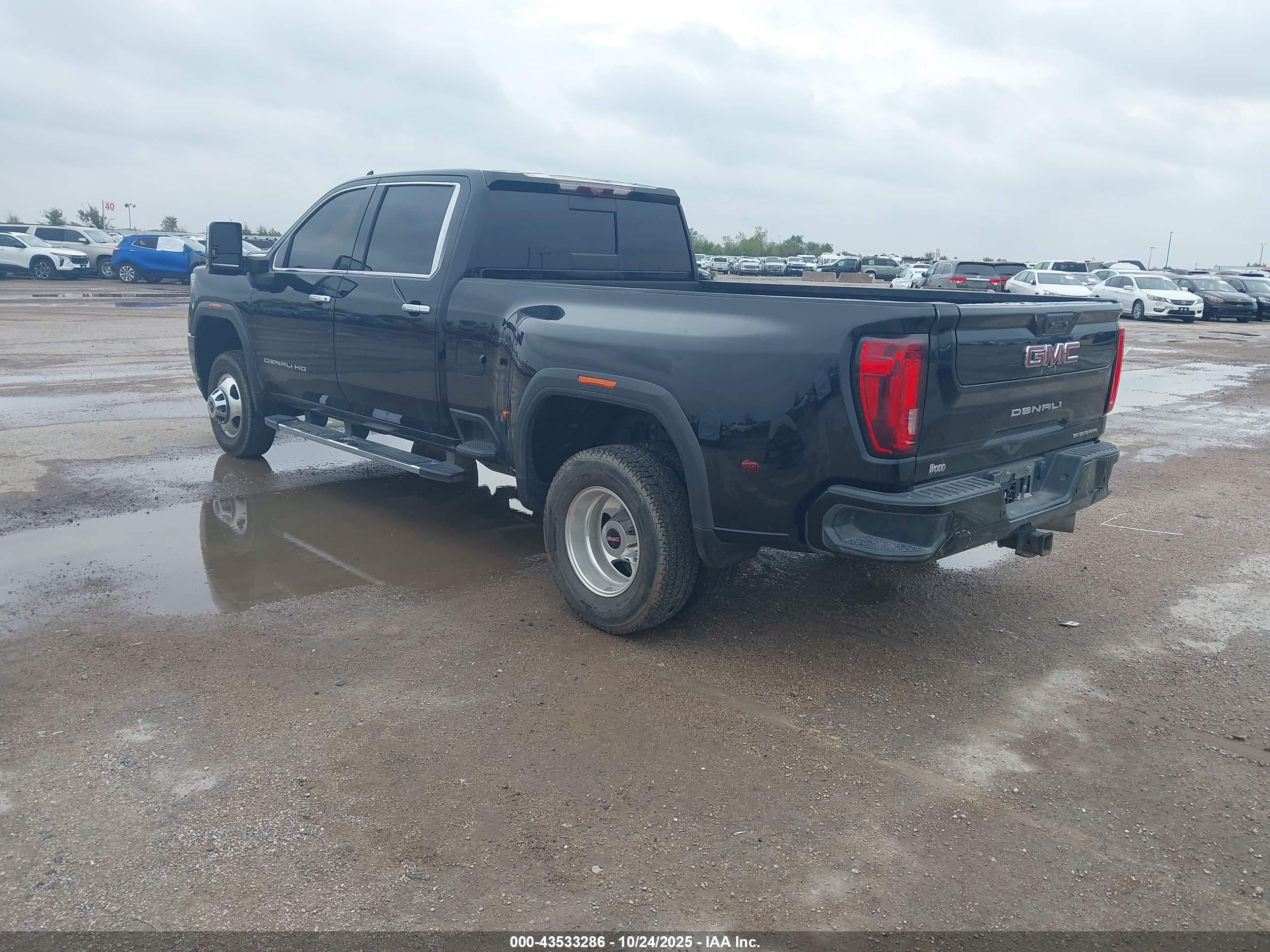 GMC SIERRA image 3