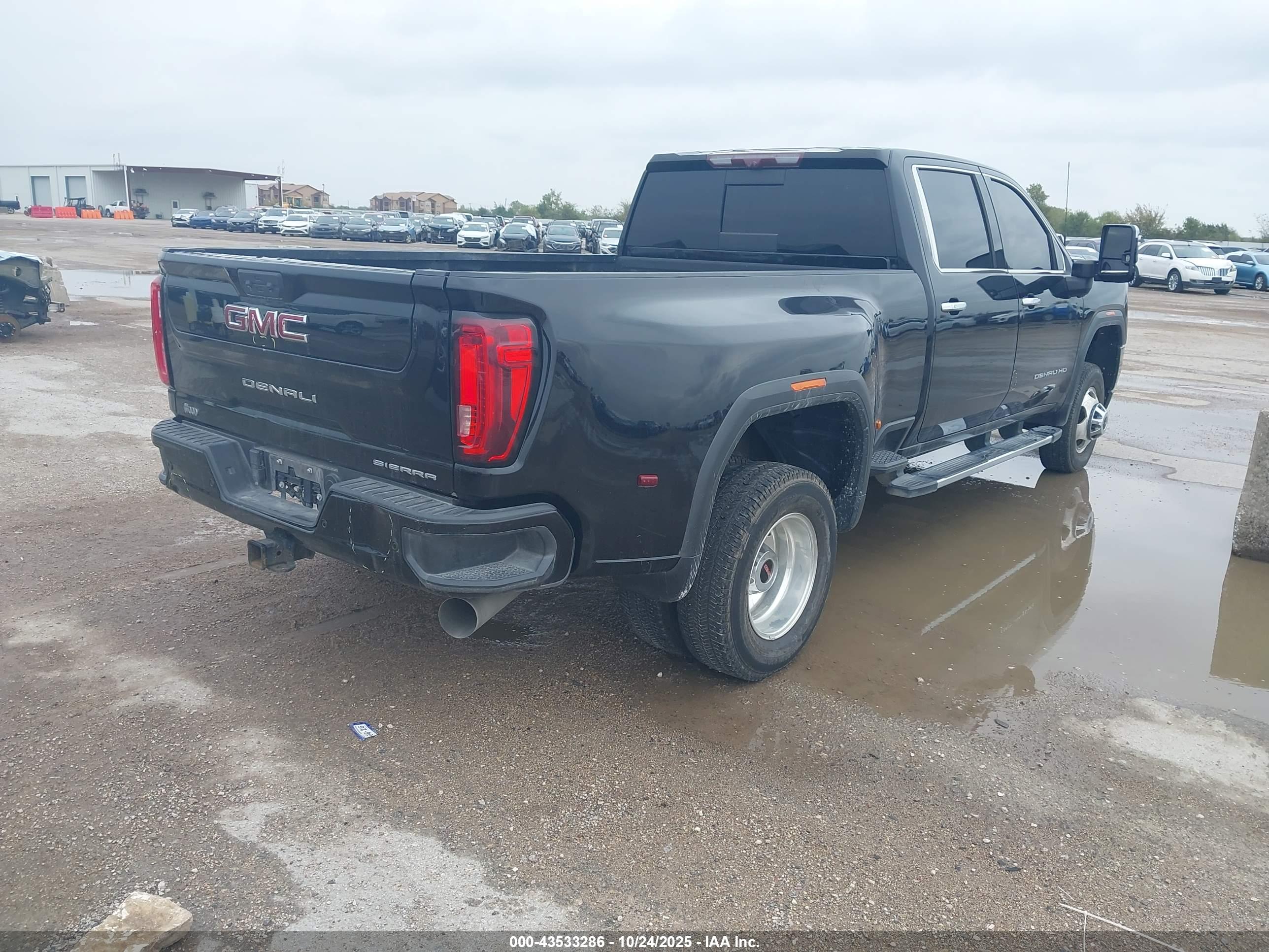 GMC SIERRA image 4