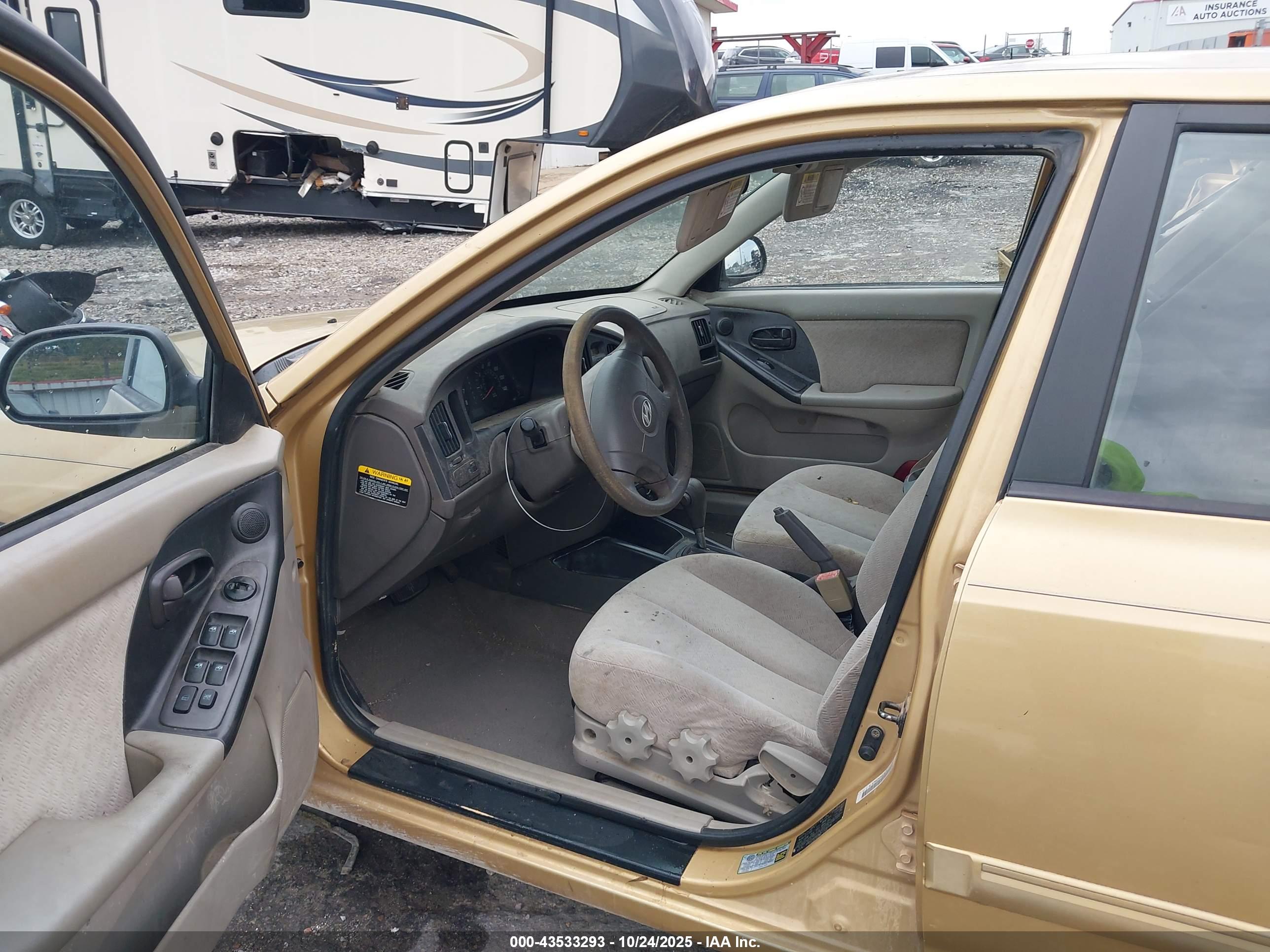 HYUNDAI ELANTRA image 5