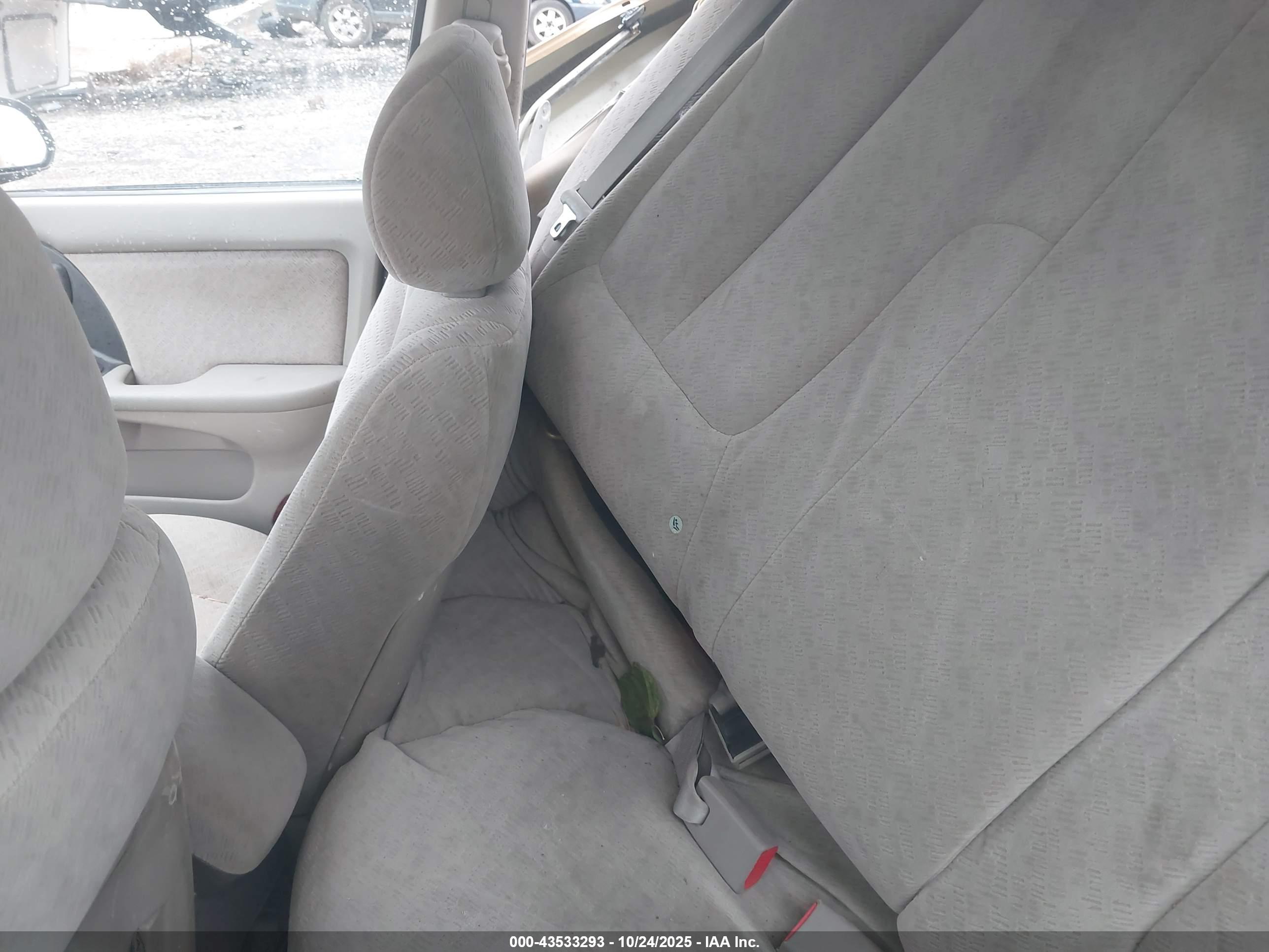HYUNDAI ELANTRA image 8