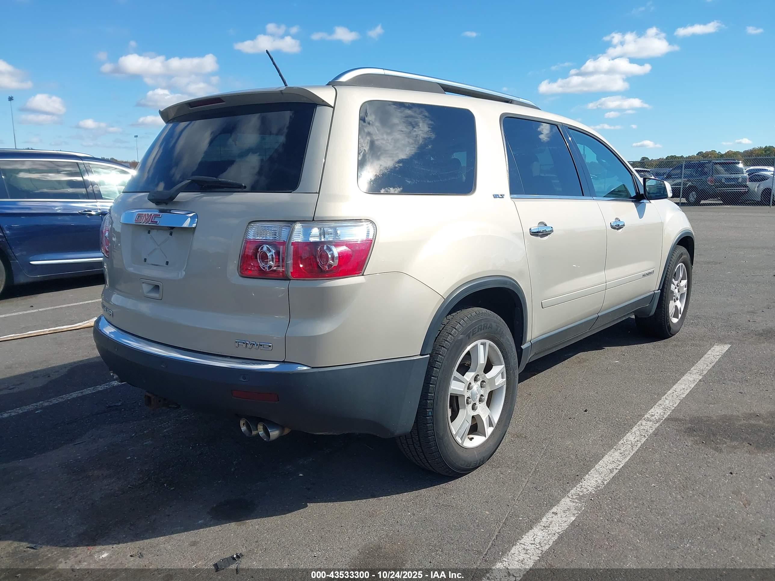GMC ACADIA image 4