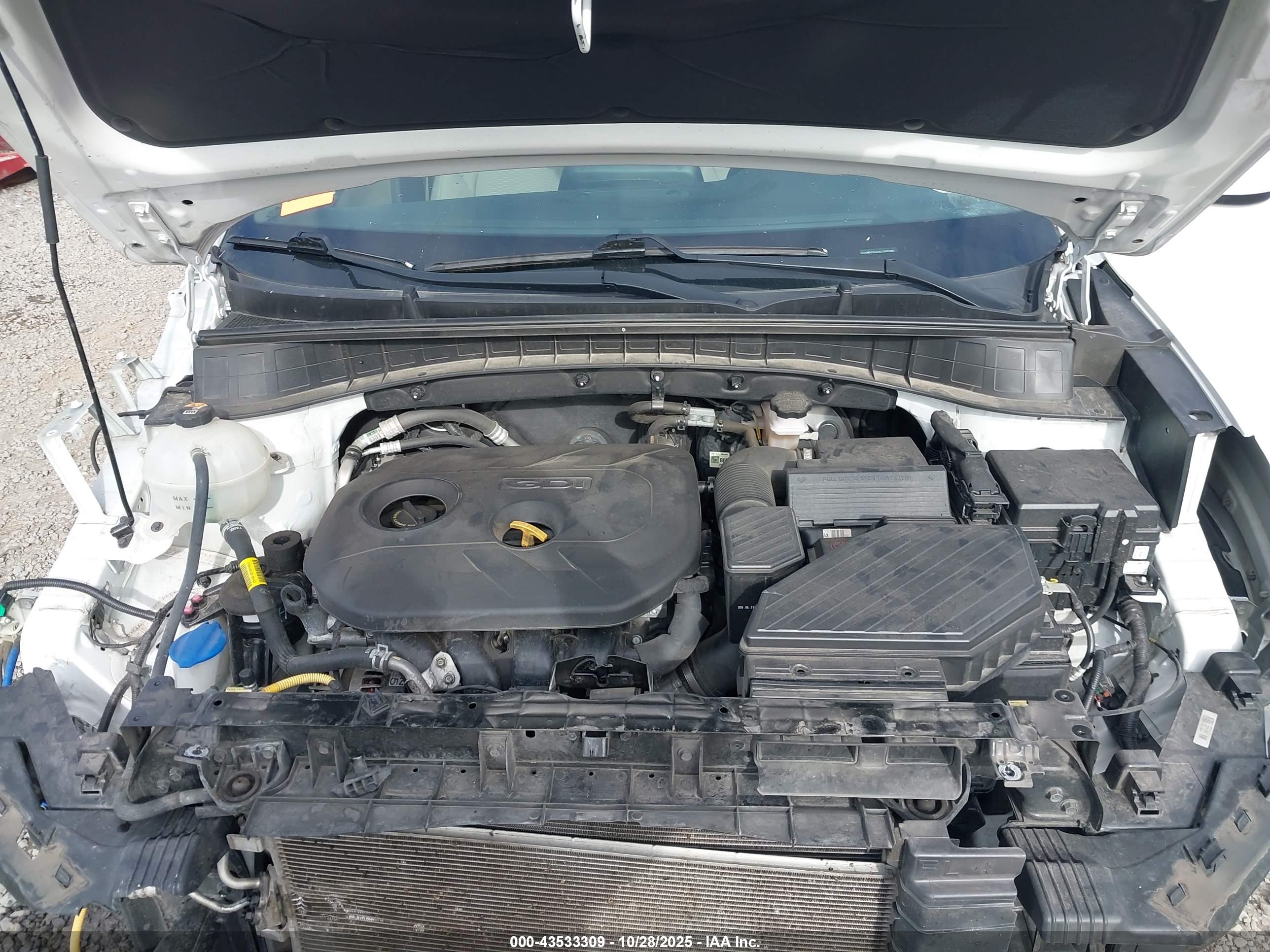 HYUNDAI TUCSON image 10