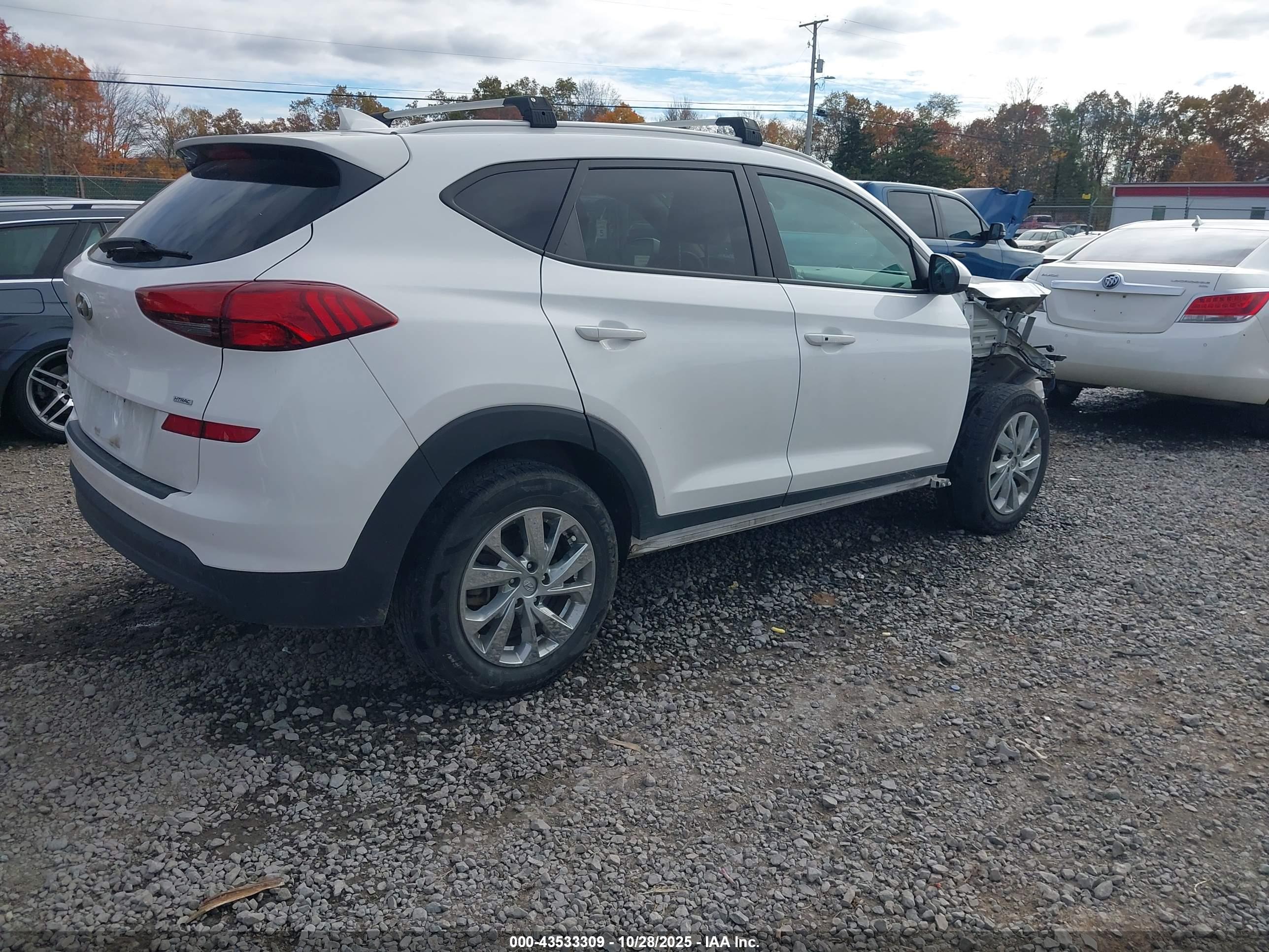 HYUNDAI TUCSON image 4