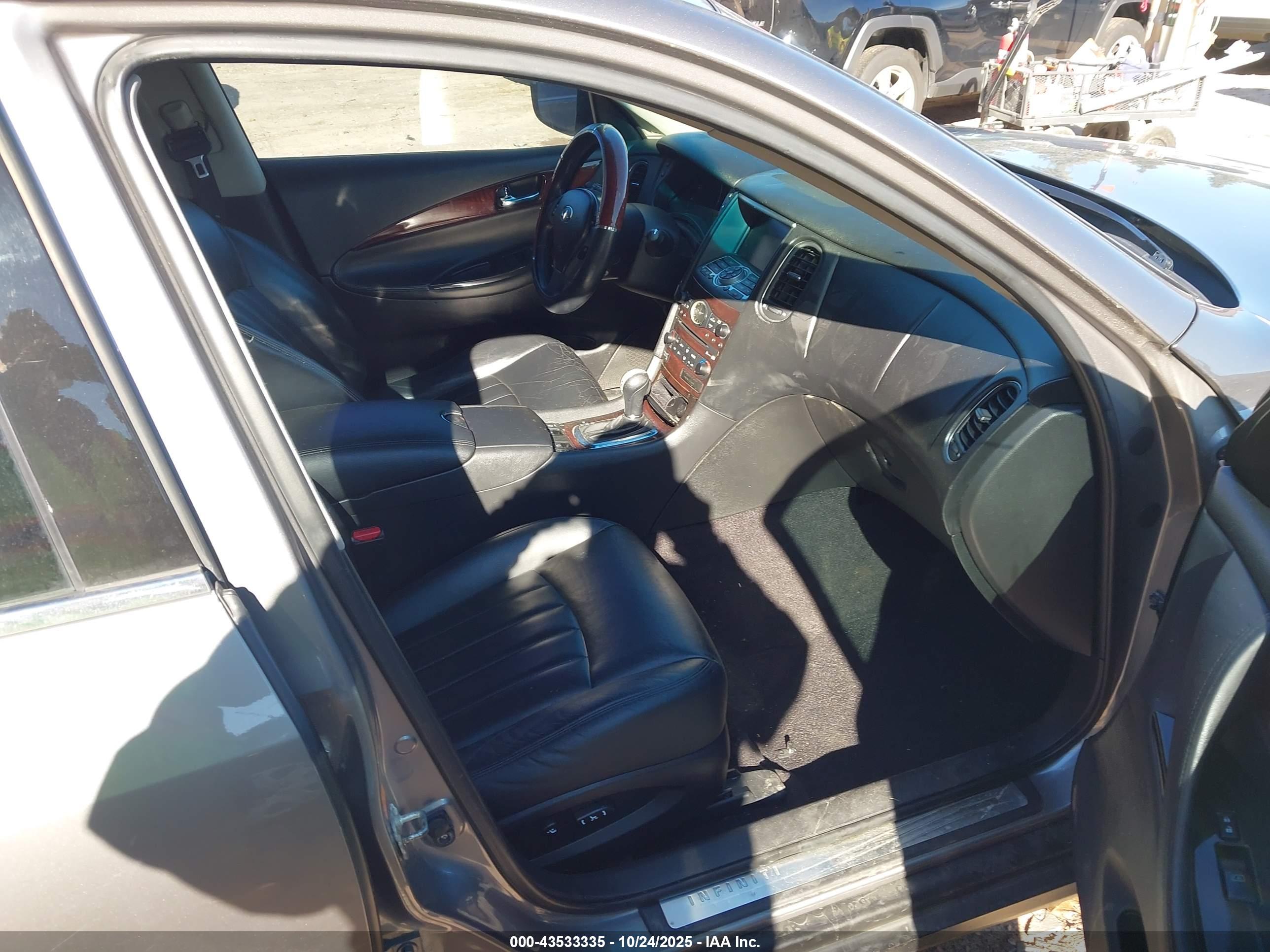 INFINITI EX35 image 5