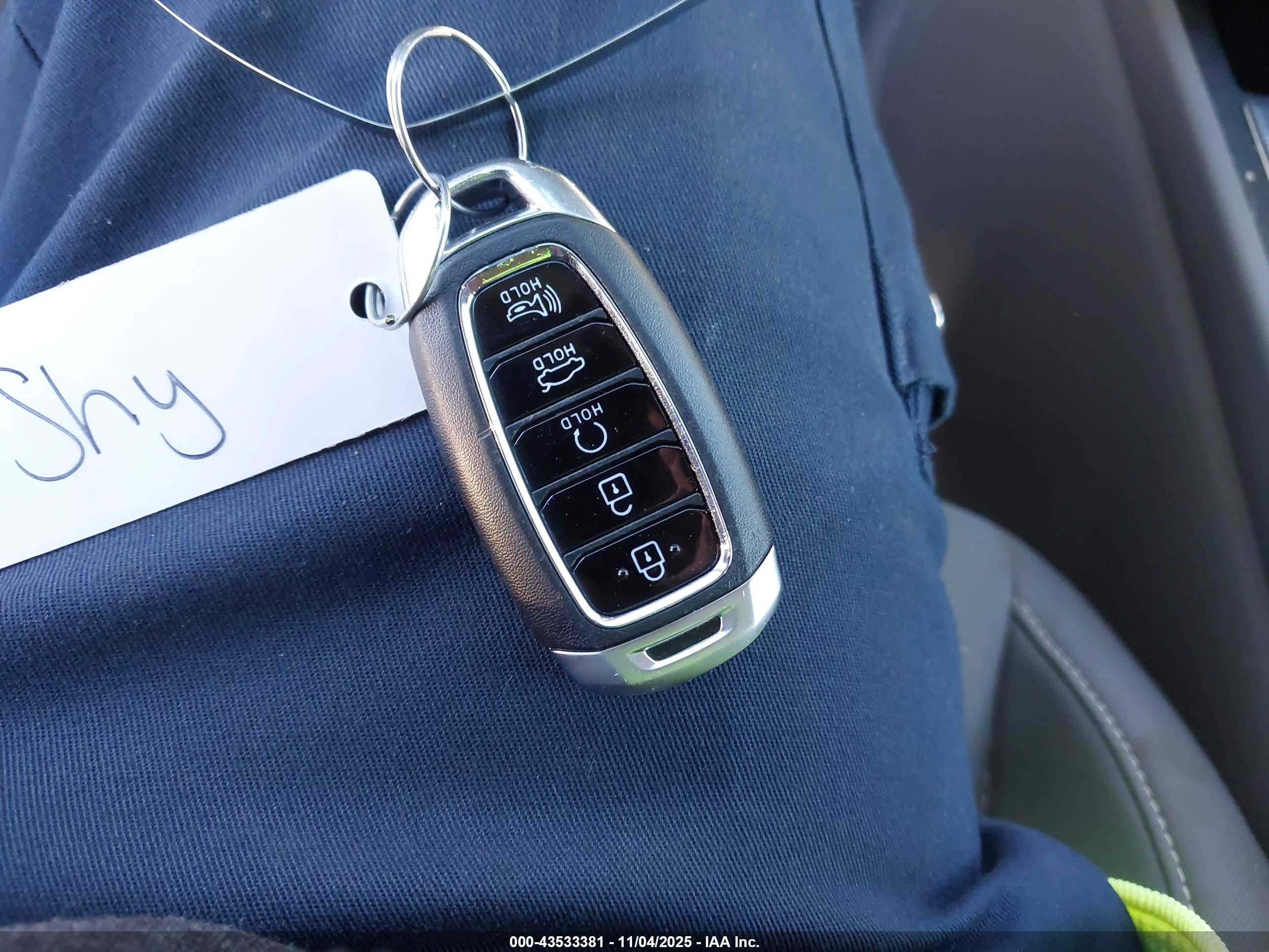 HYUNDAI ELANTRA image 11