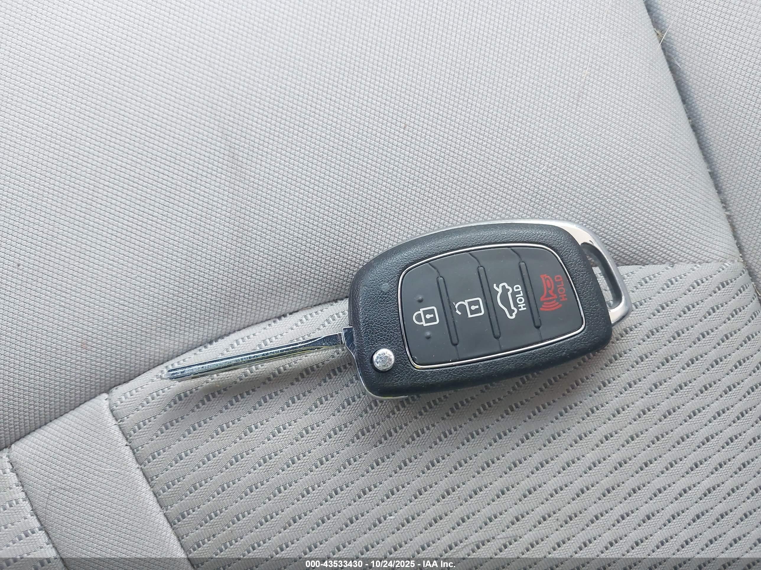 HYUNDAI SONATA image 11